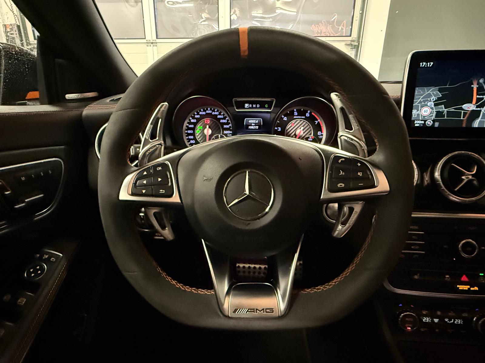 MERCEDES-BENZ CLA Shooting Brake 45 AMG 4Matic Speedshift-image-16