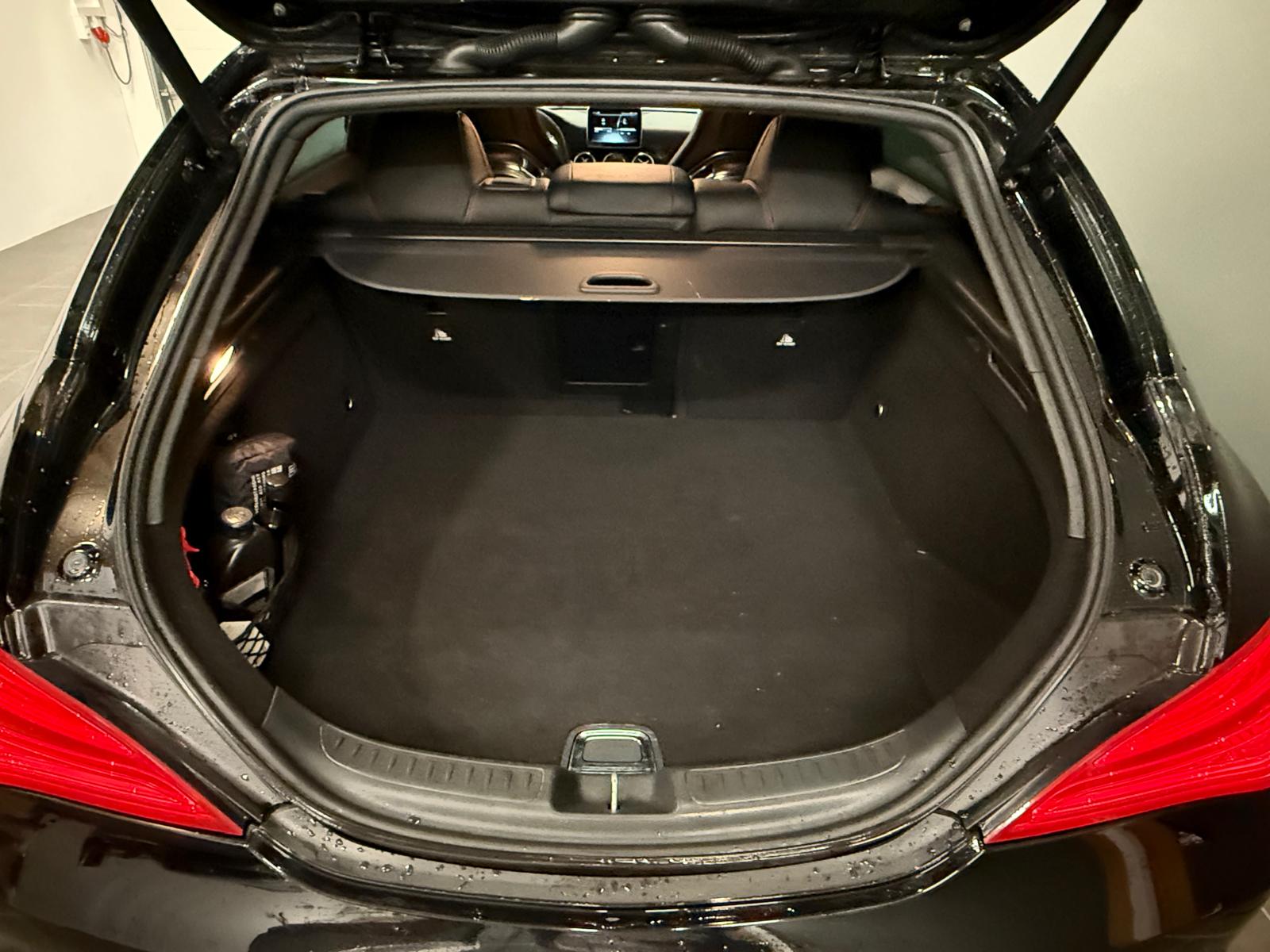 MERCEDES-BENZ CLA Shooting Brake 45 AMG 4Matic Speedshift-image-27