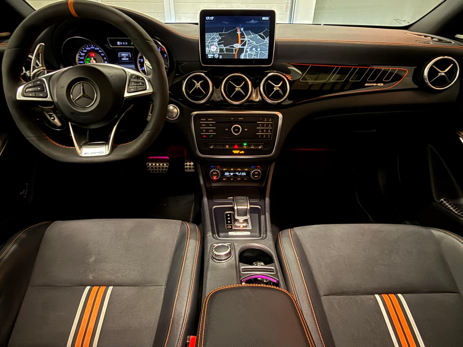 MERCEDES-BENZ CLA Shooting Brake 45 AMG 4Matic Speedshift-image-14