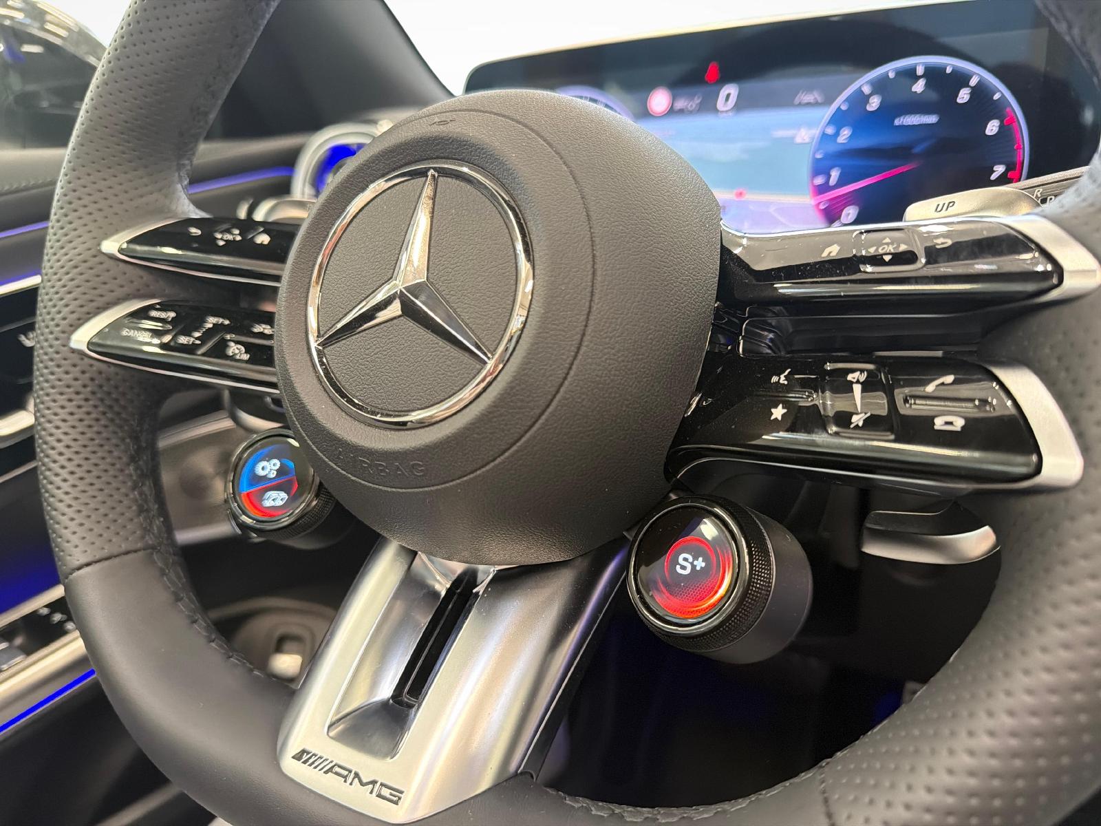 MERCEDES-BENZ CLE 53 AMG 4matic+ Cabriolet-image-11