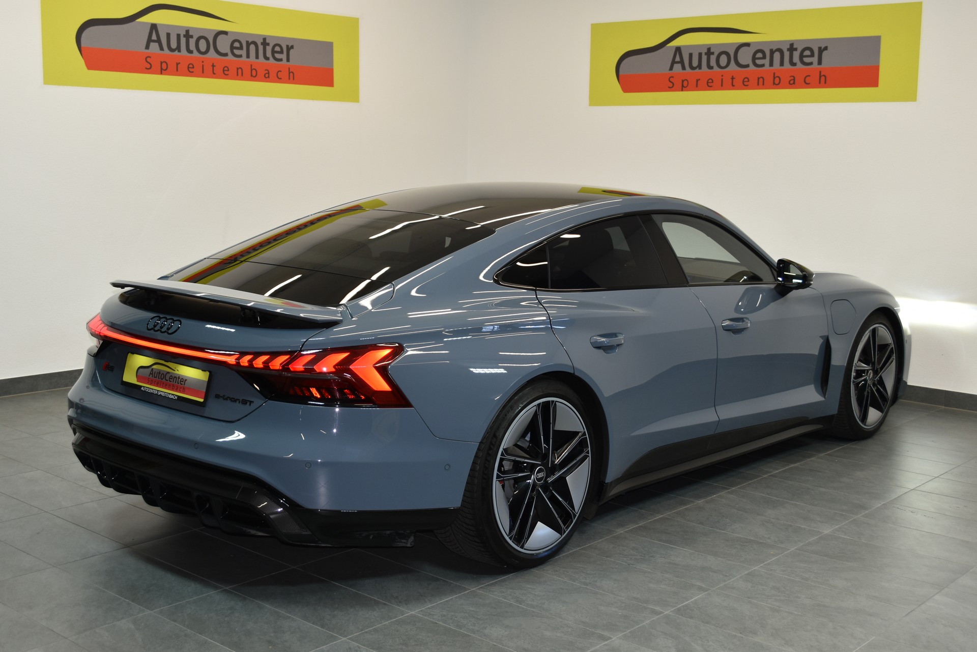 AUDI RS e-tron GT quattro-image-14