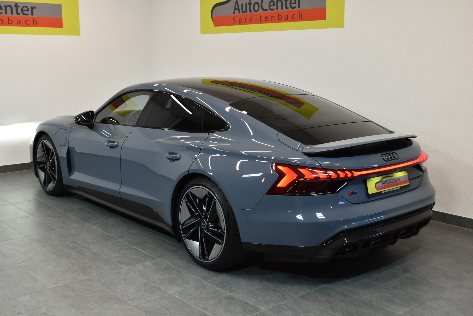 AUDI RS e-tron GT quattro-image-11
