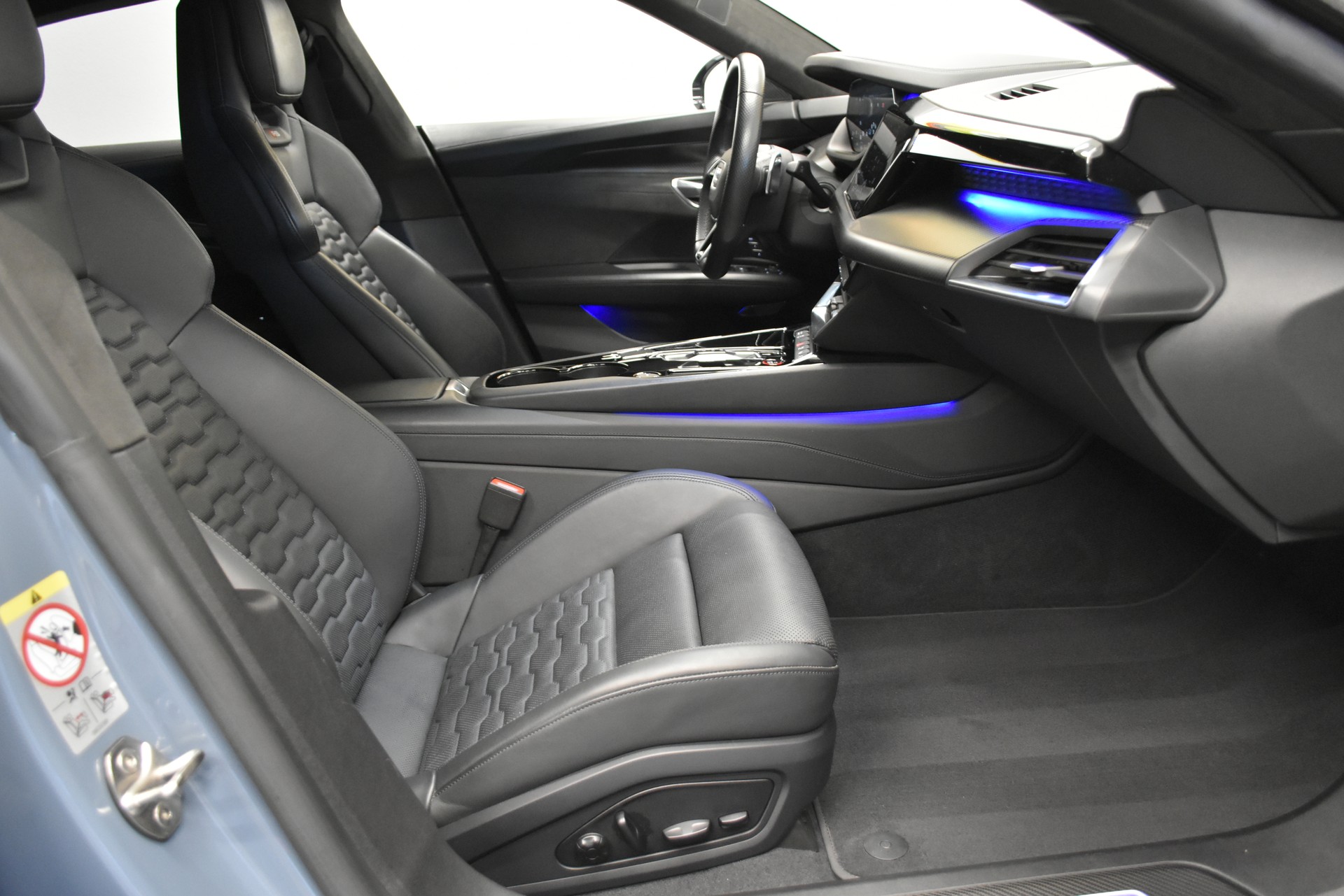 AUDI RS e-tron GT quattro-image-3