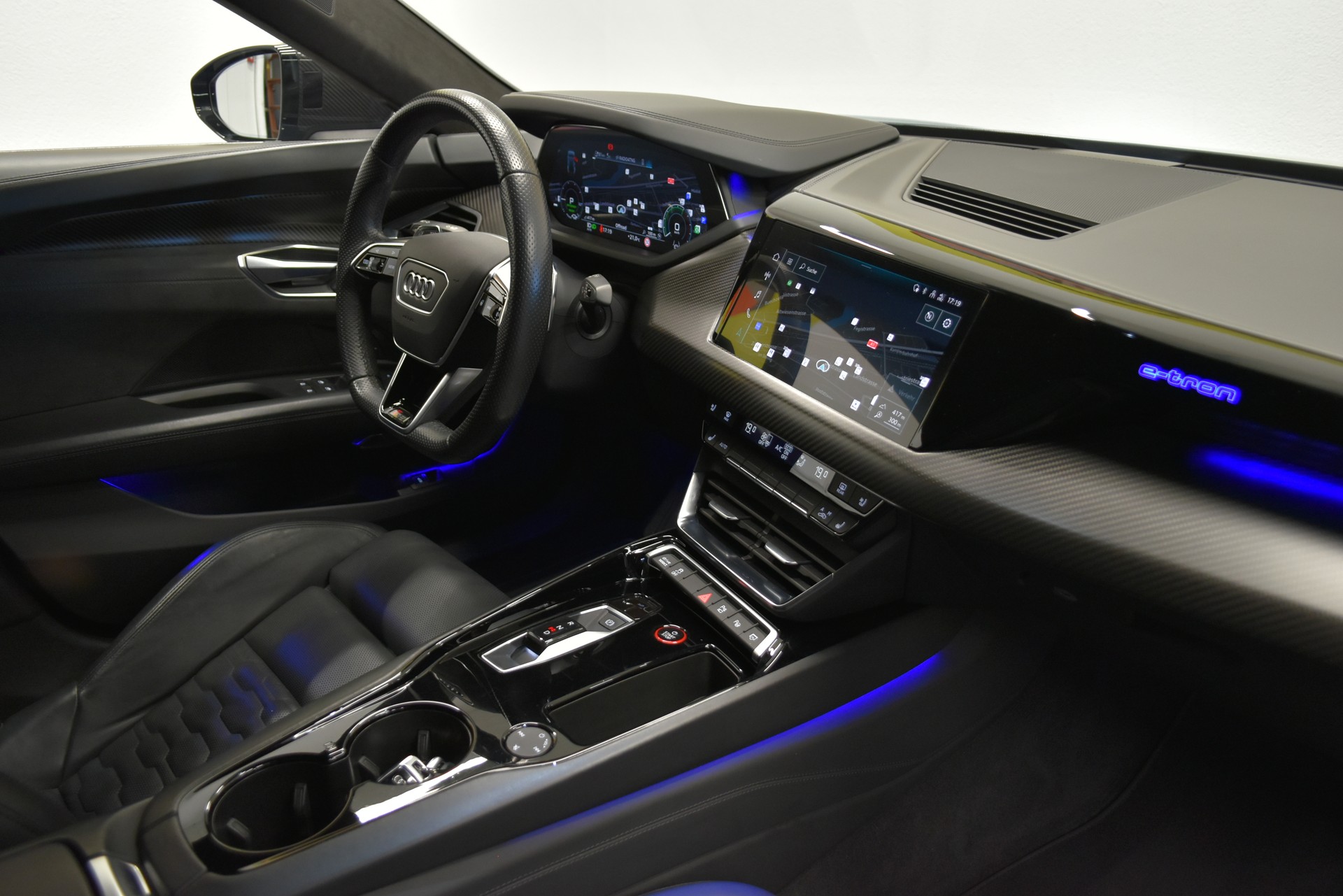 AUDI RS e-tron GT quattro-image-4
