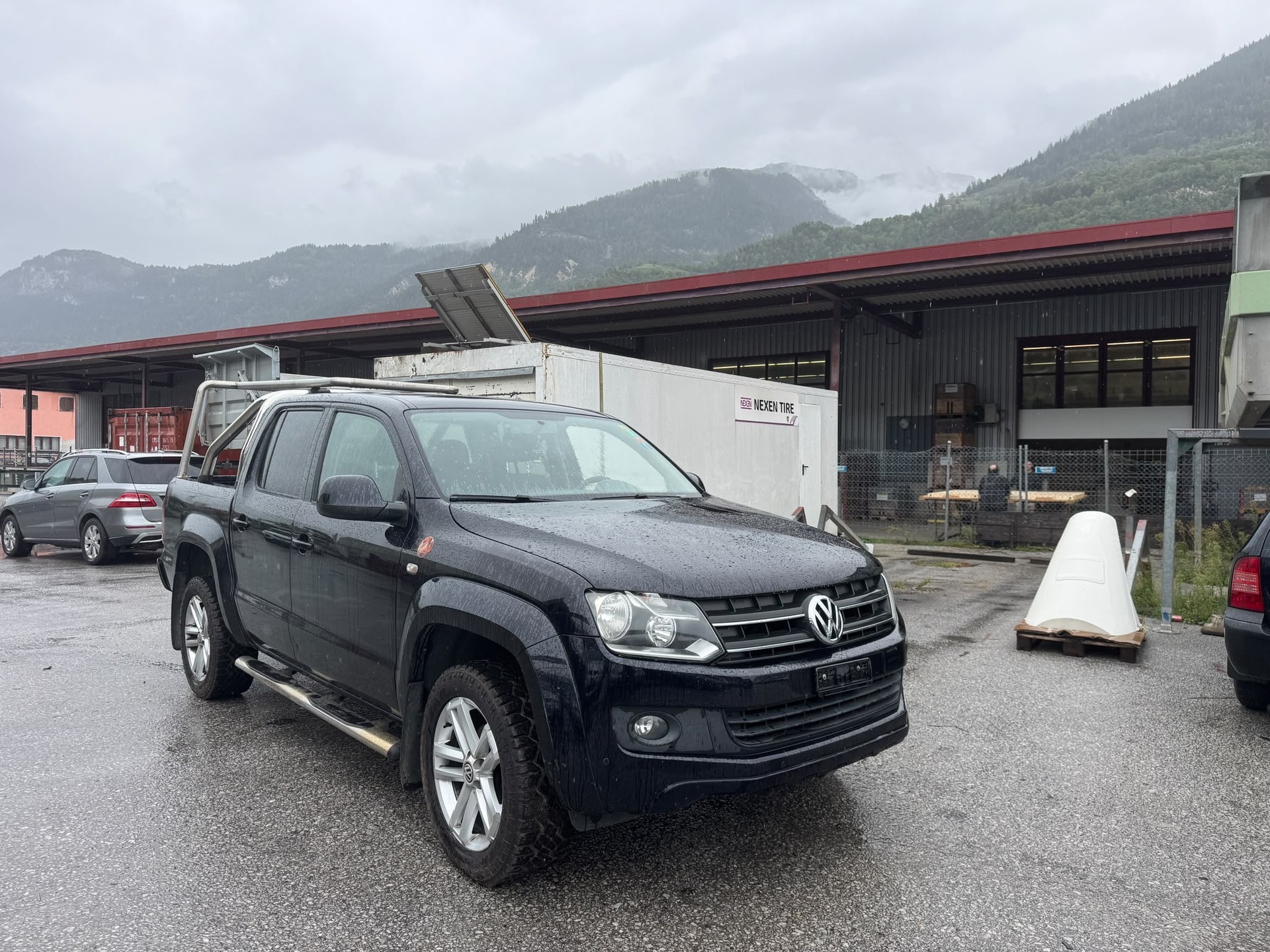 VW Amarok 2.0 BiTDI Trendline 4Motion-image-1