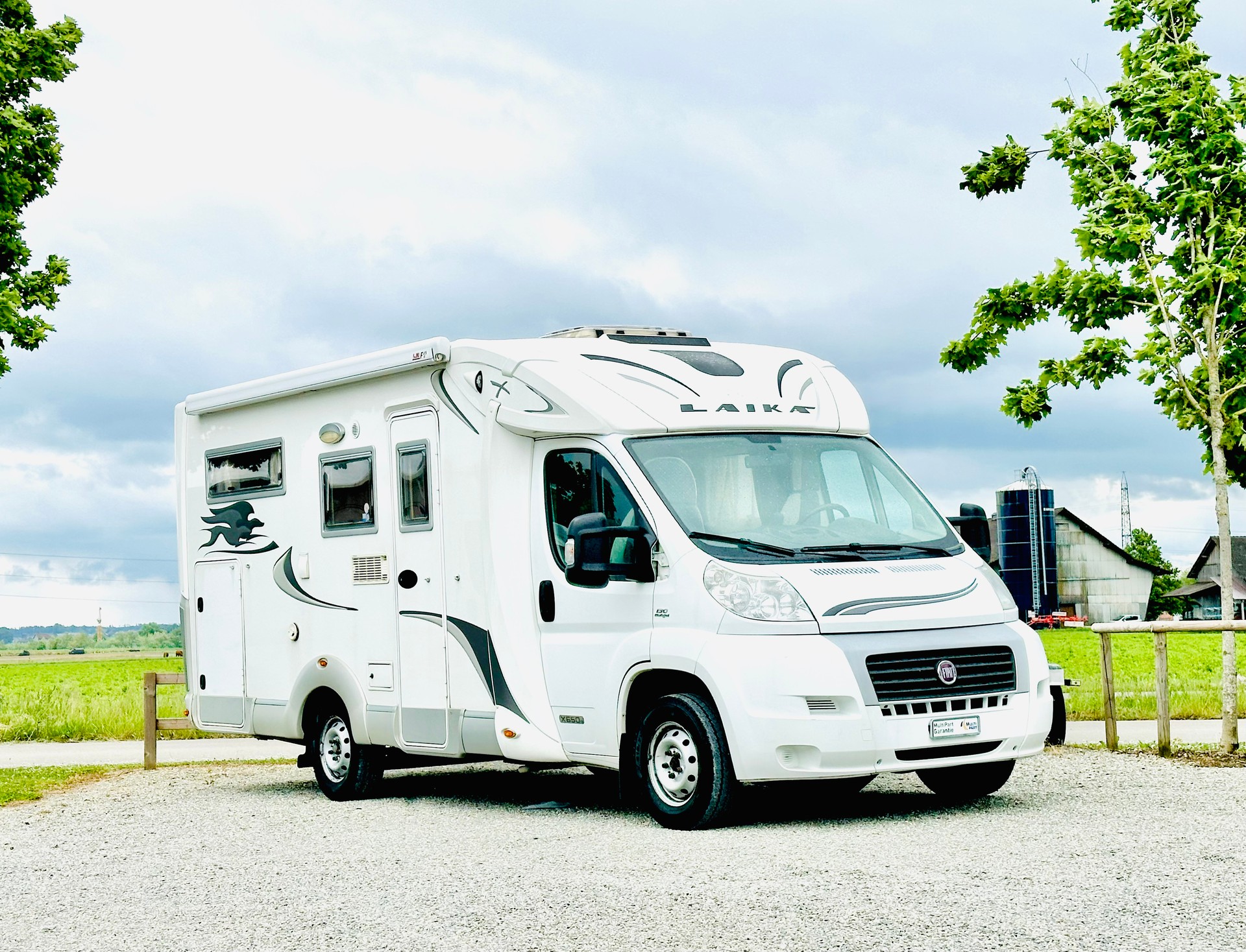 FIAT 2.3JTD 130PS LAIKA ***LÄNGSBETT, darunter ist eine Riesen Heck-Garage-showroom-element-1