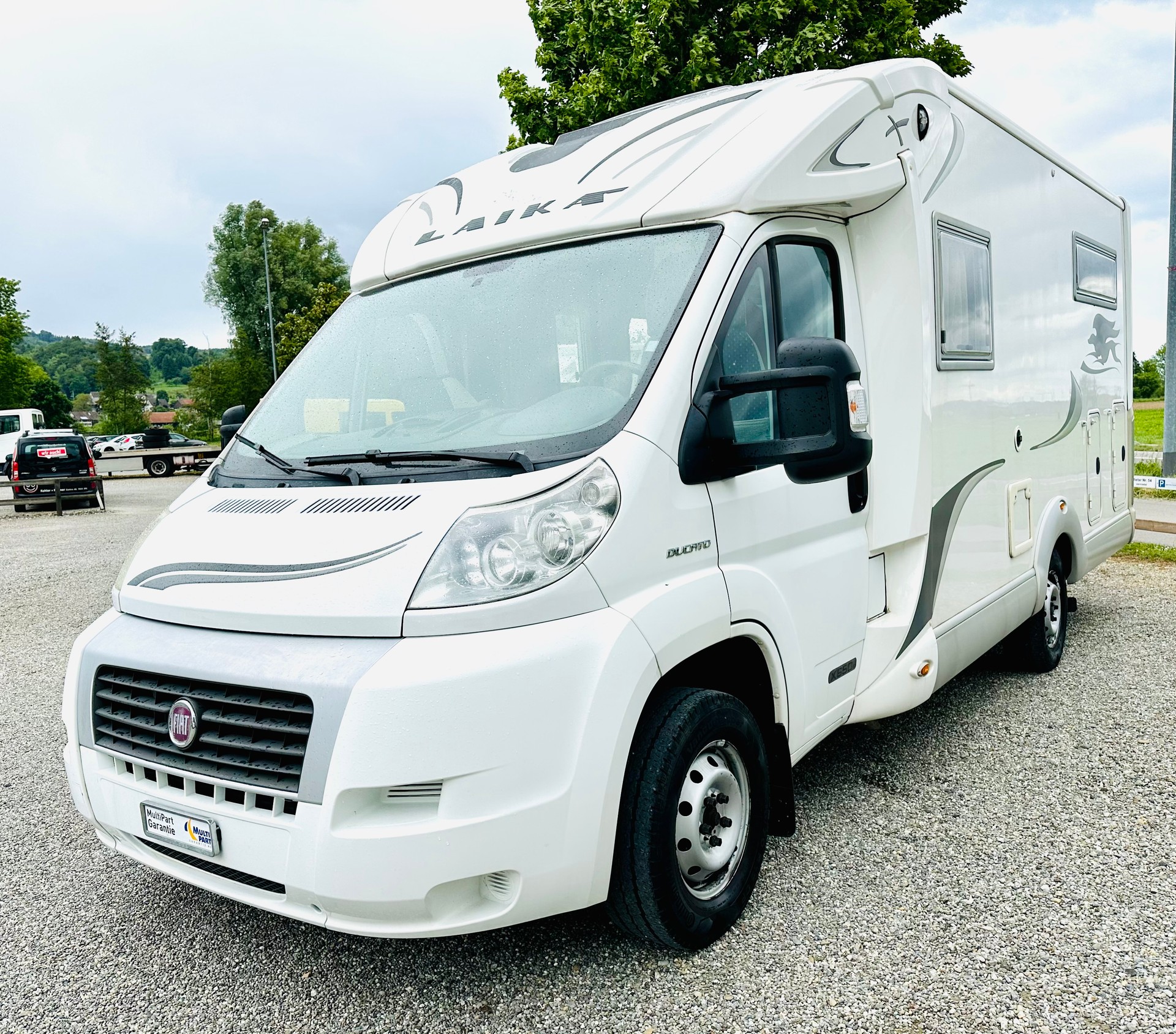 FIAT 2.3JTD 130PS LAIKA ***LÄNGSBETT, darunter ist eine Riesen Heck-Garage-image-7