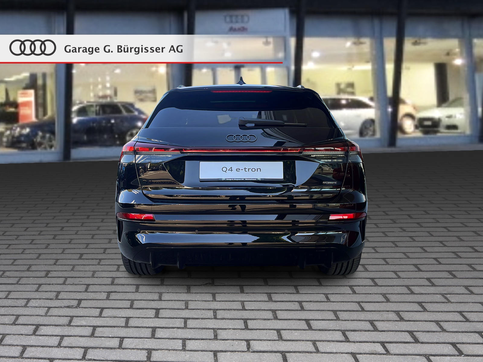 AUDI Q4 e-tron SUV quattro performance Swiss Ski Mythosschwarz Metallic-image-4