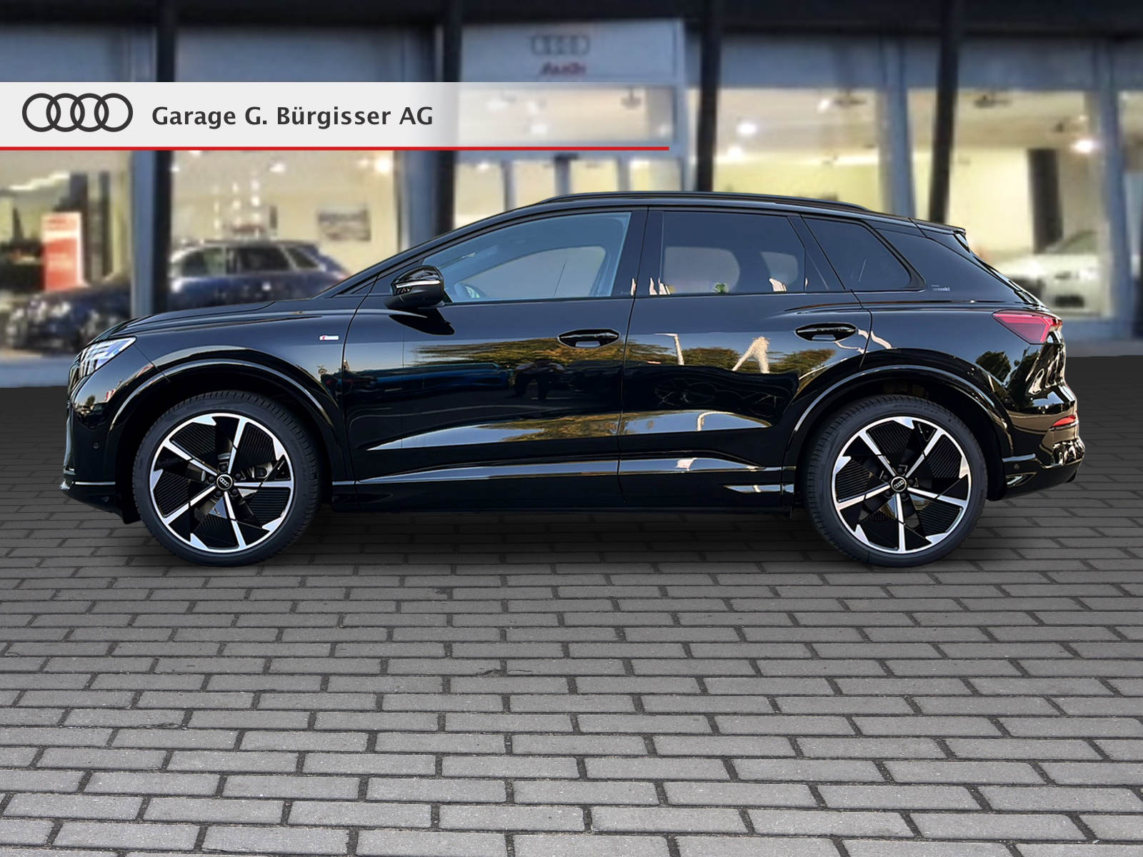 AUDI Q4 e-tron SUV quattro performance Swiss Ski Mythosschwarz Metallic-image-2