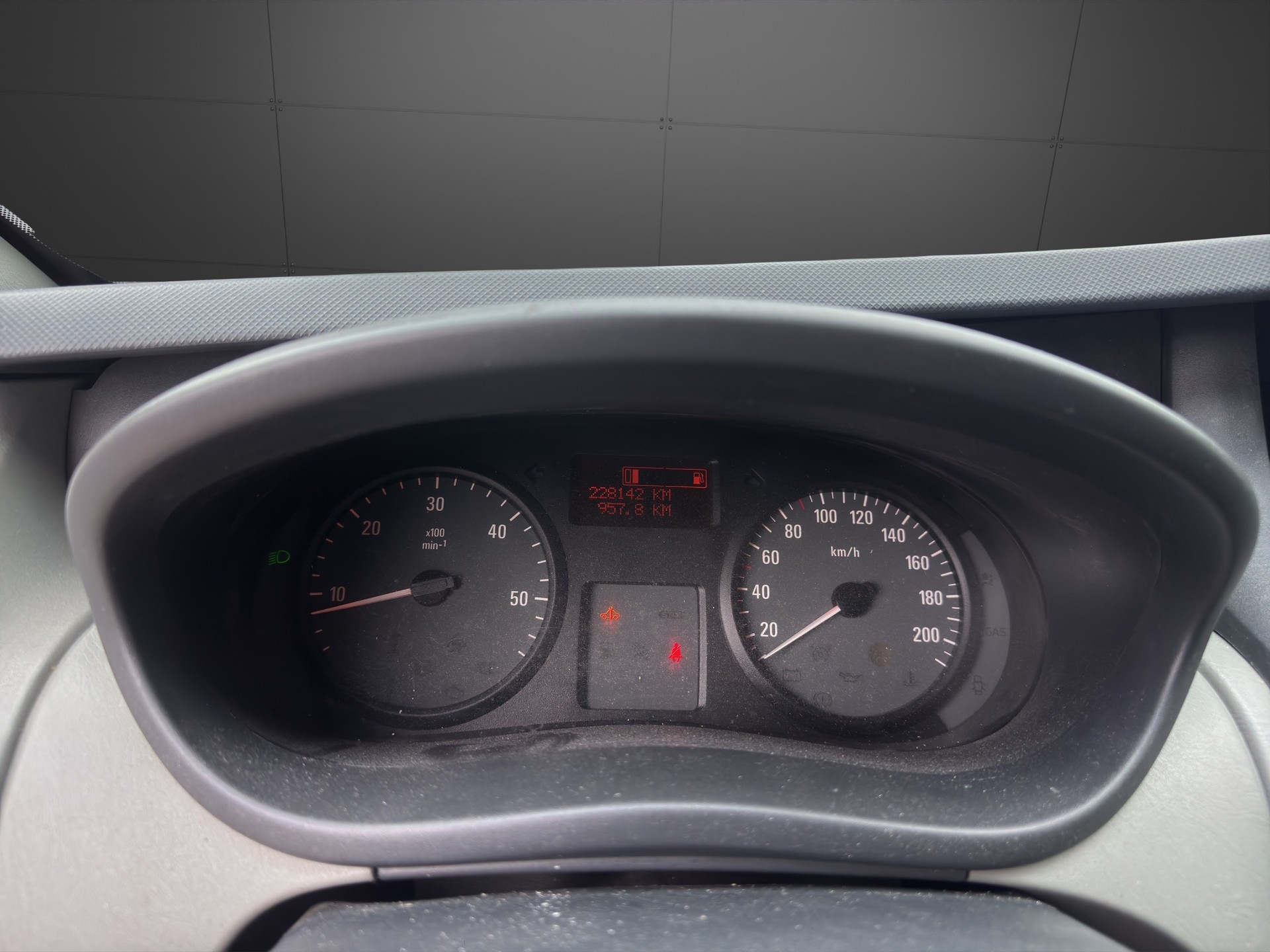 OPEL VIVARO-image-16