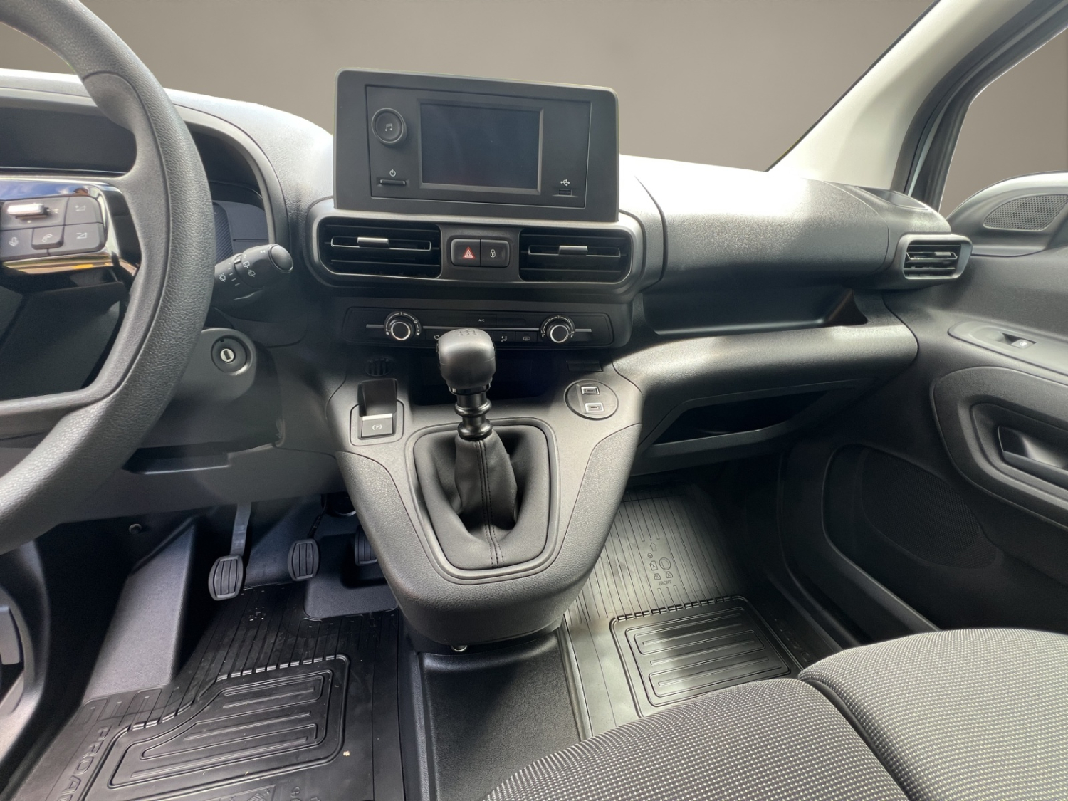 TOYOTA PROACE CITY Van L1 1.2 Active-image-12
