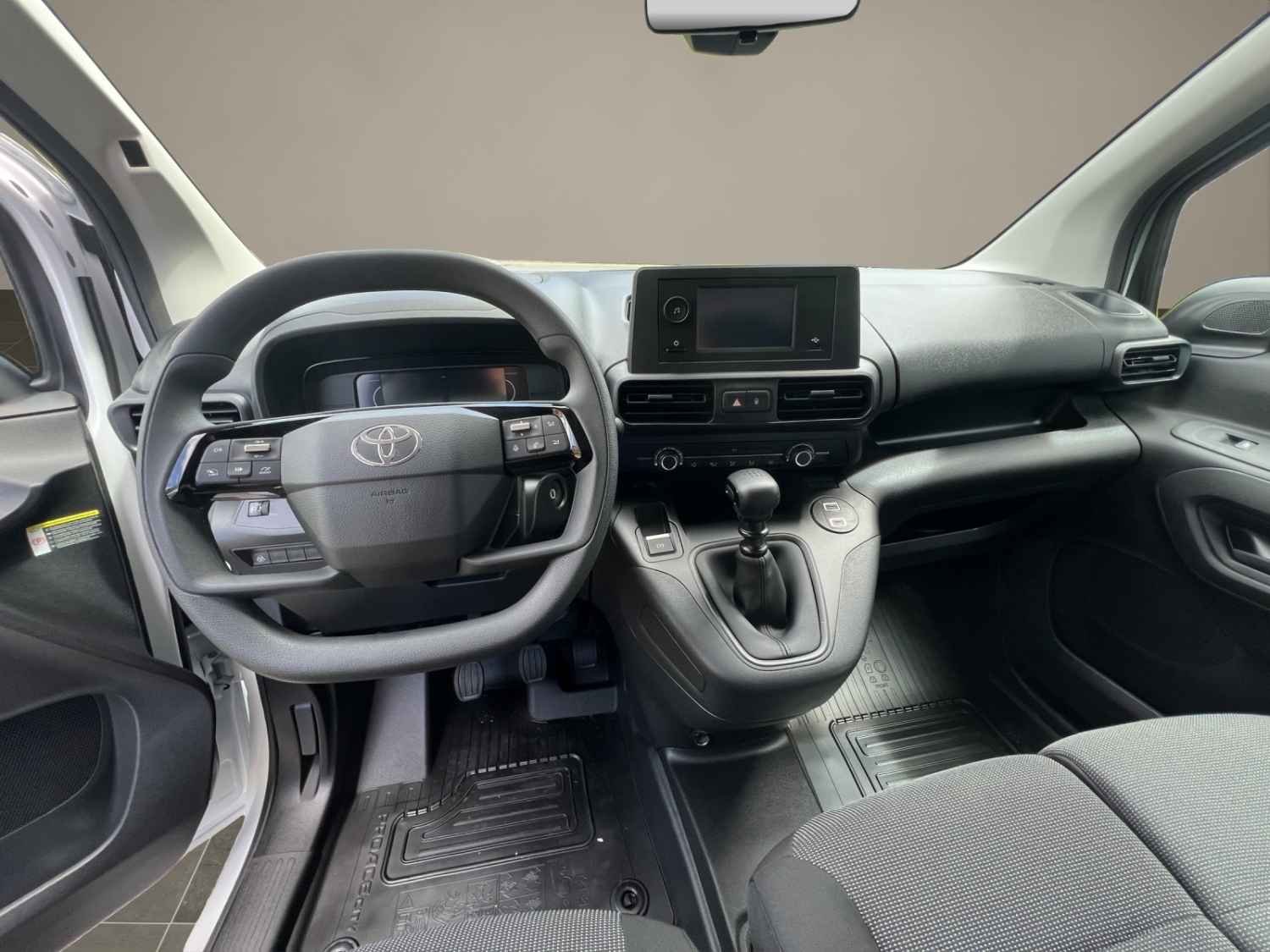 TOYOTA PROACE CITY Van L1 1.2 Active-image-10