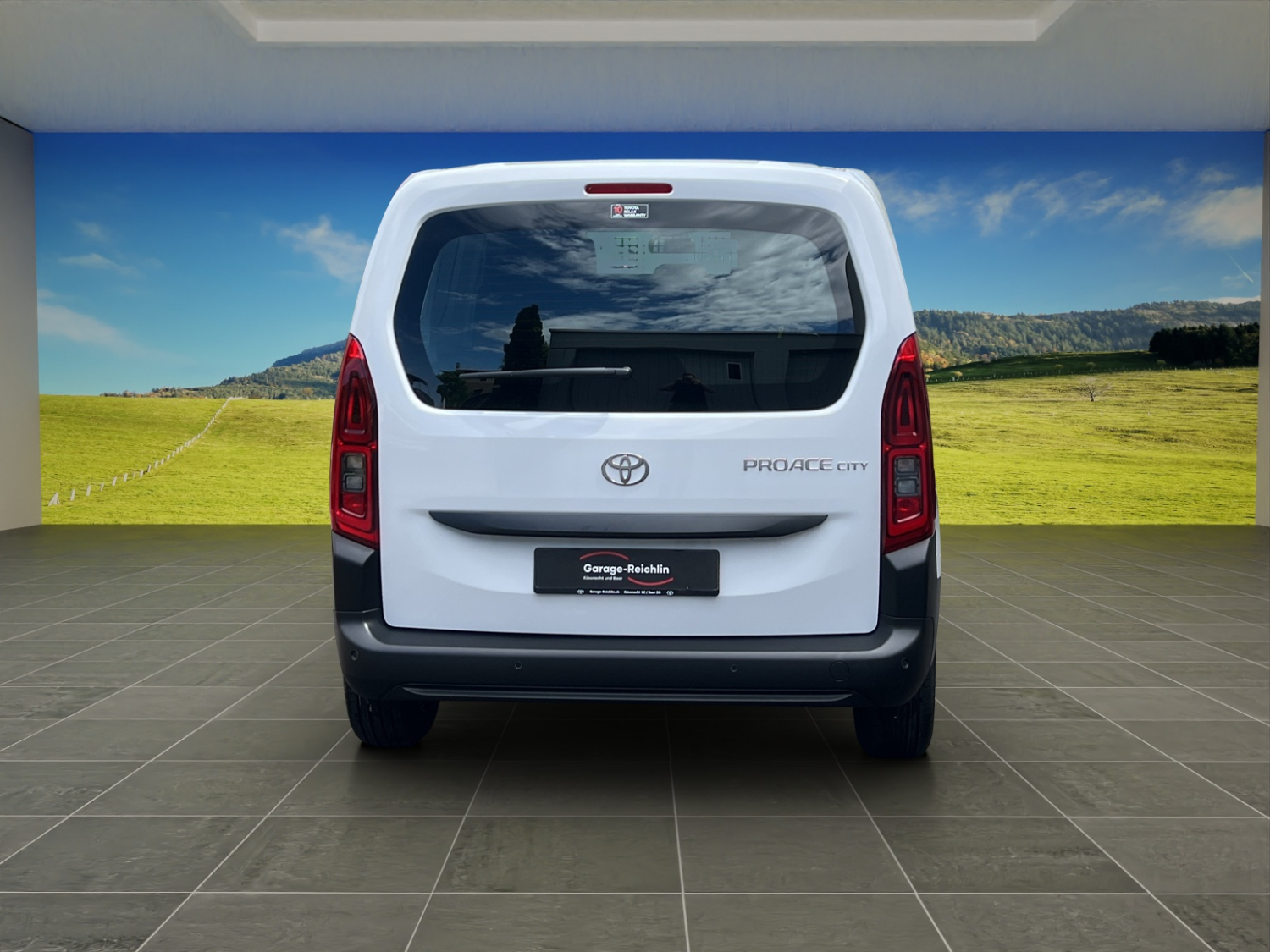 TOYOTA PROACE CITY Van L1 1.2 Active-image-3