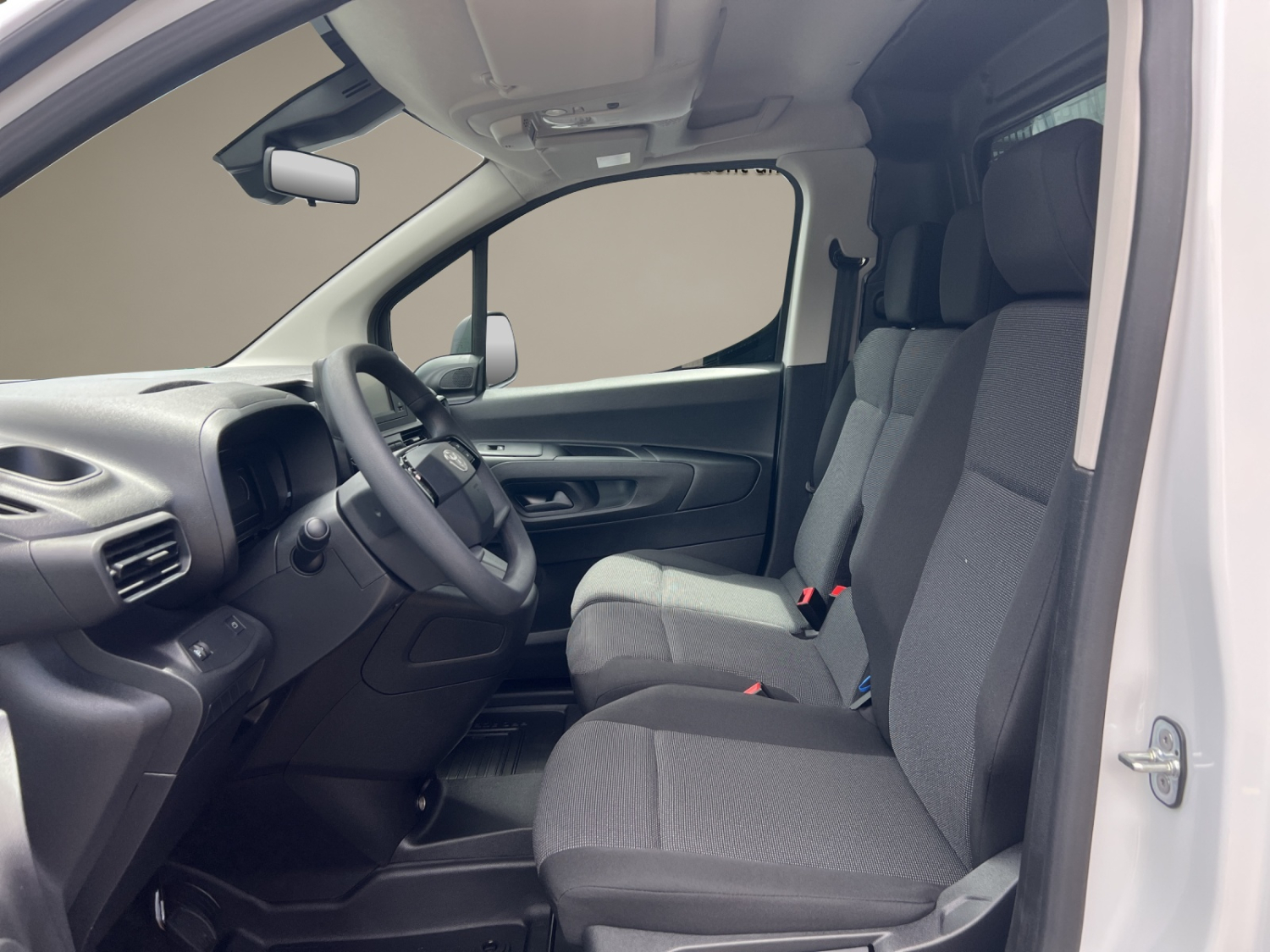 TOYOTA PROACE CITY Van L1 1.2 Active-image-8