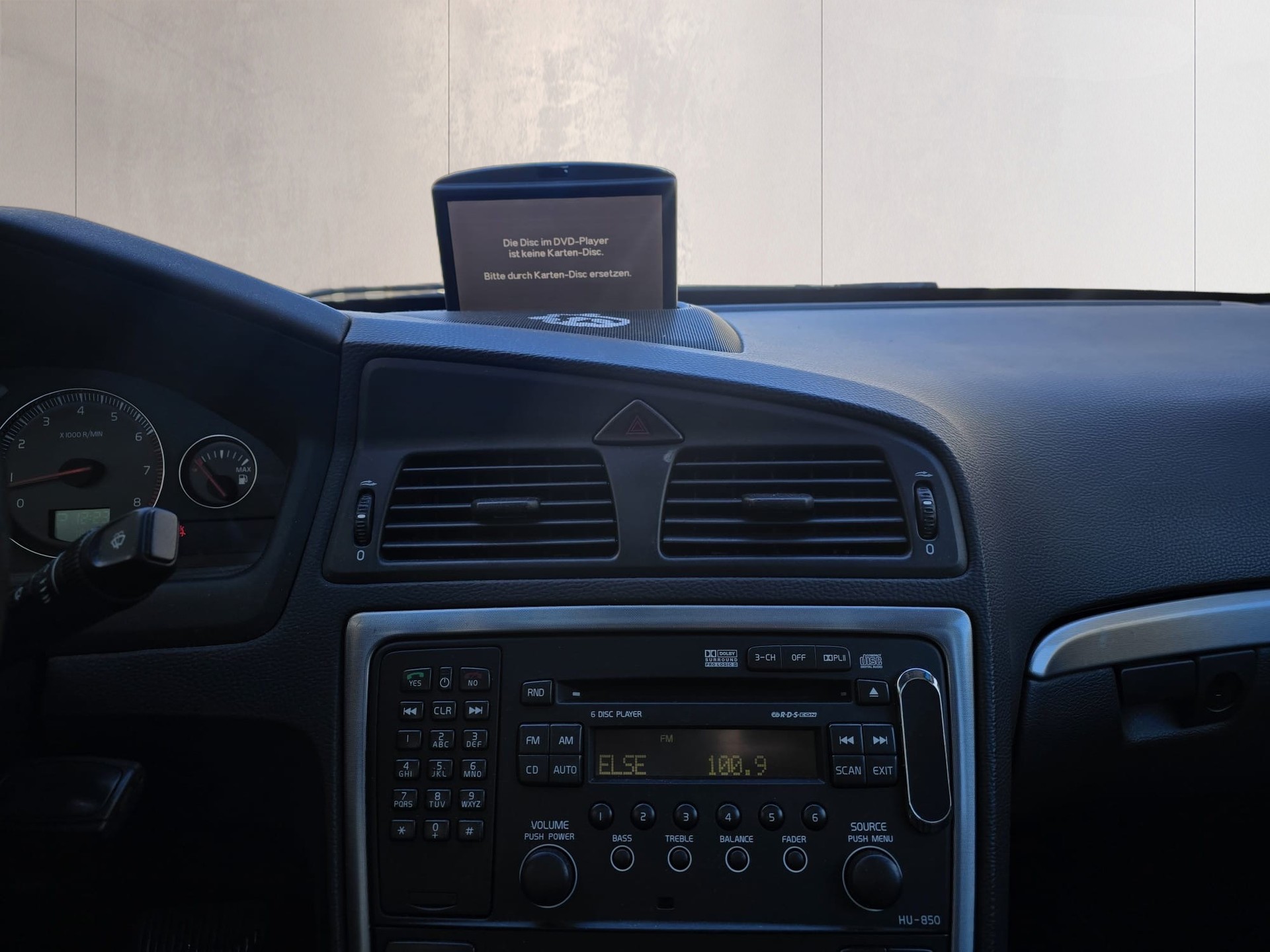VOLVO S60 2.5T Kinetic-image-9