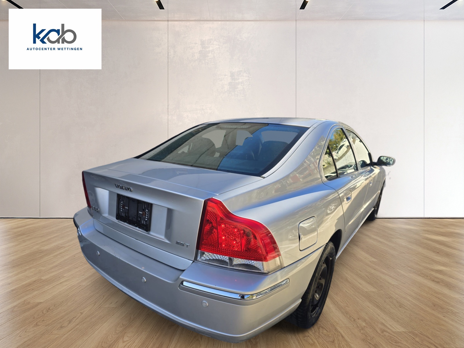 VOLVO S60 2.5T Kinetic-image-3