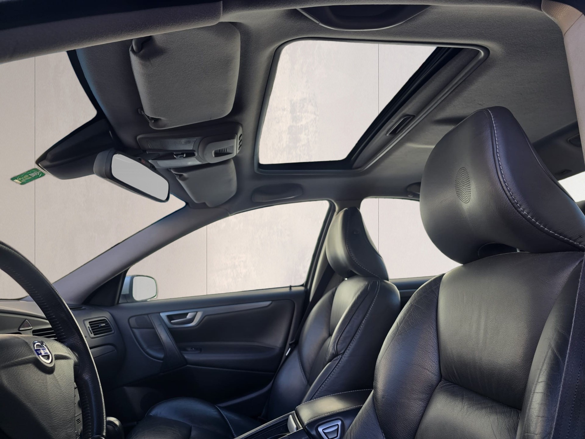 VOLVO S60 2.5T Kinetic-image-11