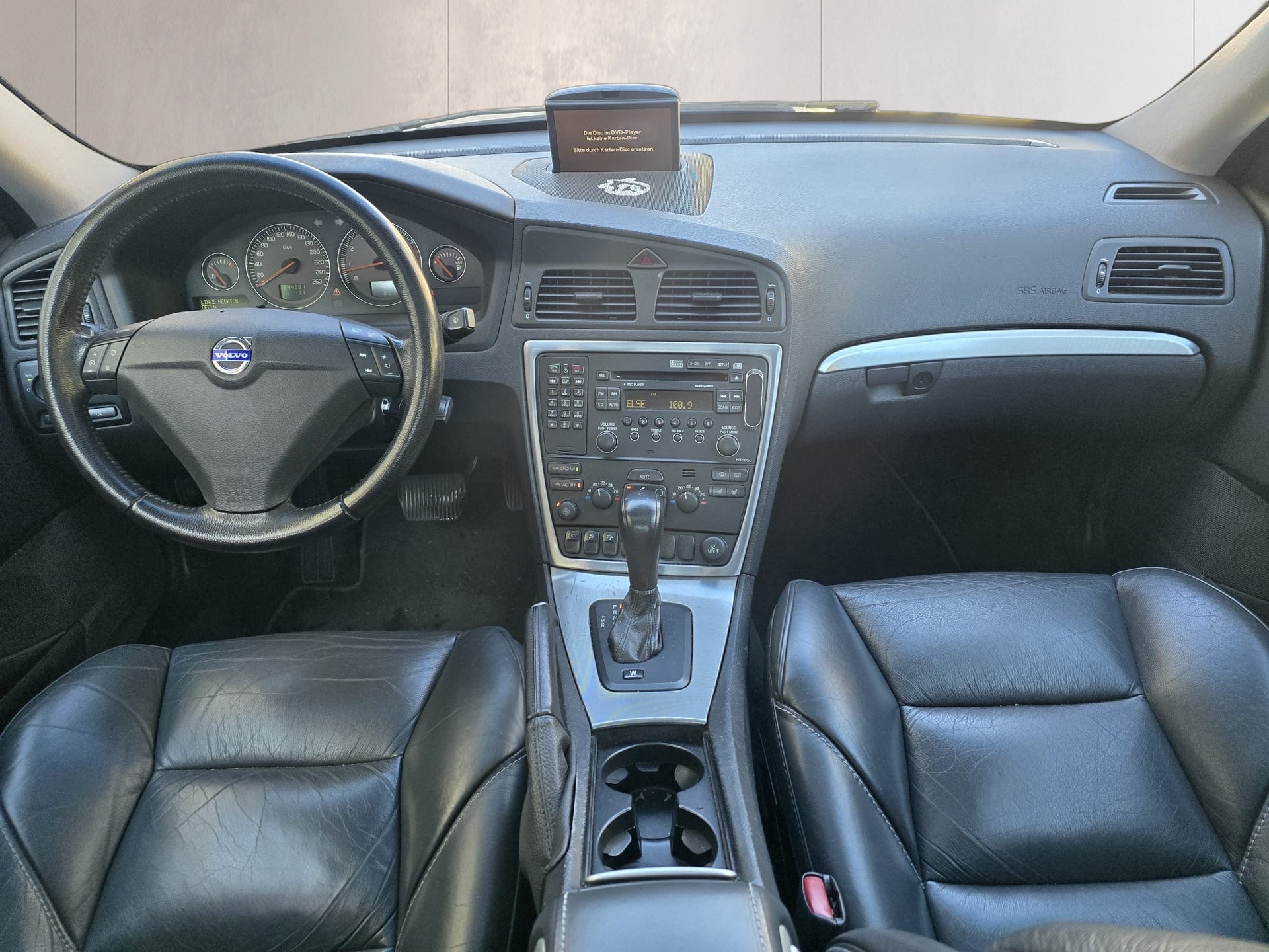 VOLVO S60 2.5T Kinetic-image-8