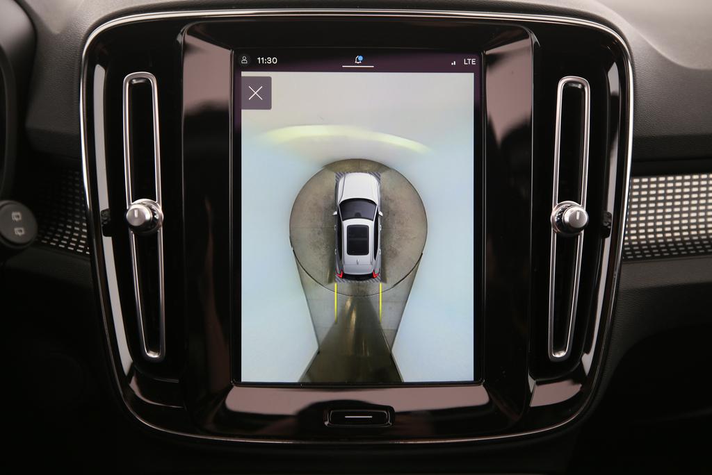 VOLVO XC40 P8 Twin Pro AWD-image-8