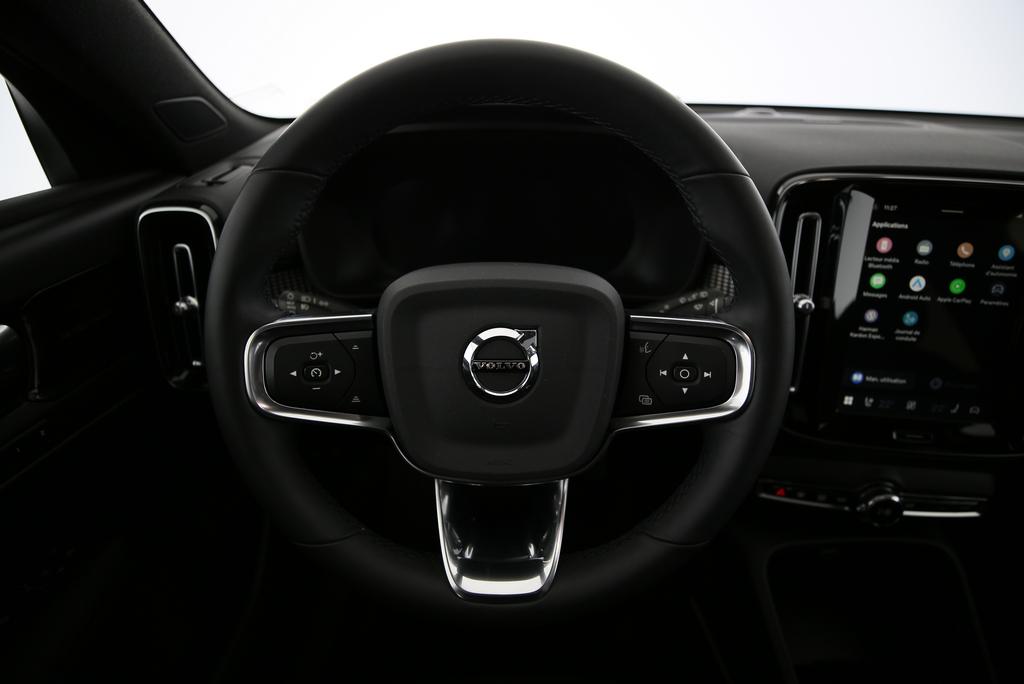 VOLVO XC40 P8 Twin Pro AWD-image-6