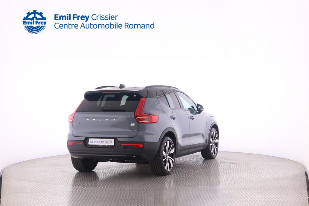 VOLVO XC40 P8 Twin Pro AWD-image-2