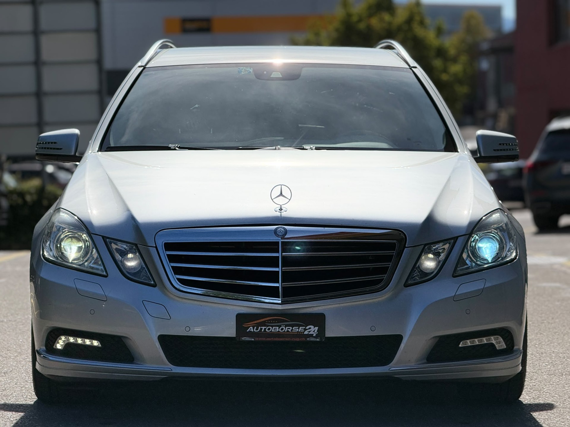MERCEDES-BENZ E 220 CDI BlueEF My Star Kombi-showroom-element-2