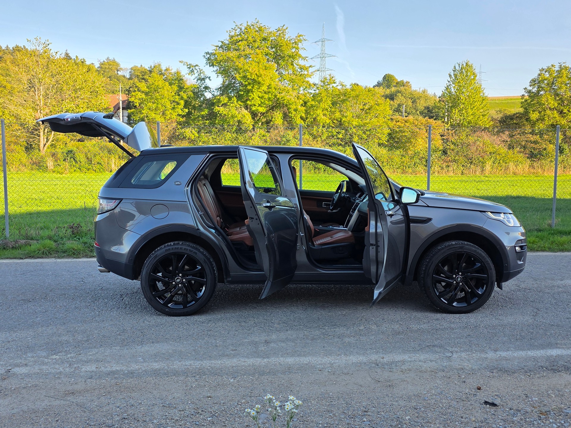 LAND ROVER Discovery Sport 2.0 Si4 HSE AT9 / Neu ab Mfk / AHK 2000kg-image-3