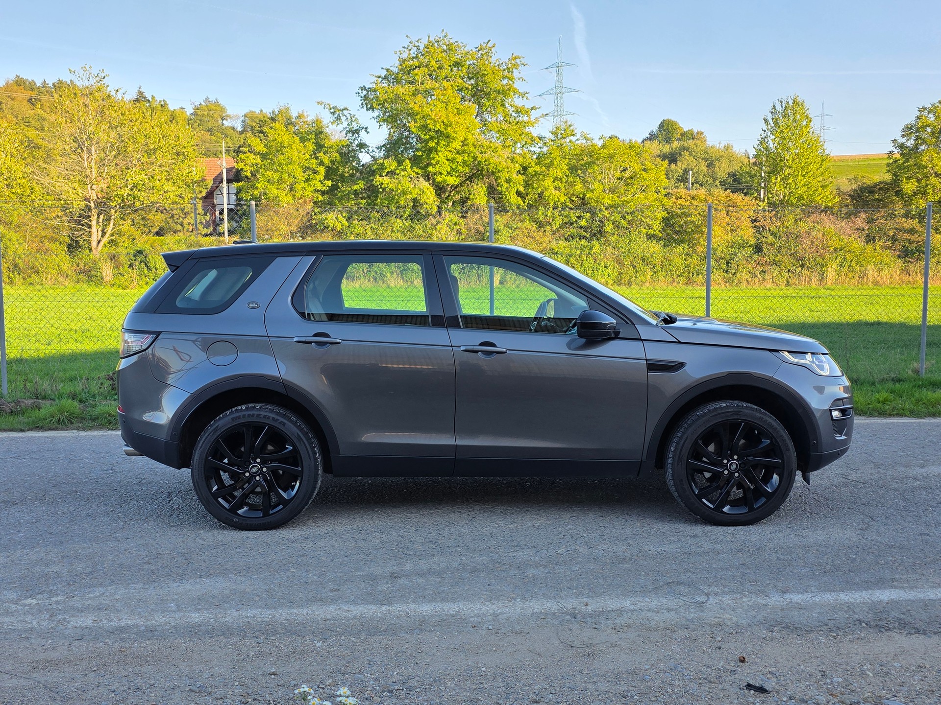 LAND ROVER Discovery Sport 2.0 Si4 HSE AT9 / Neu ab Mfk / AHK 2000kg-image-2