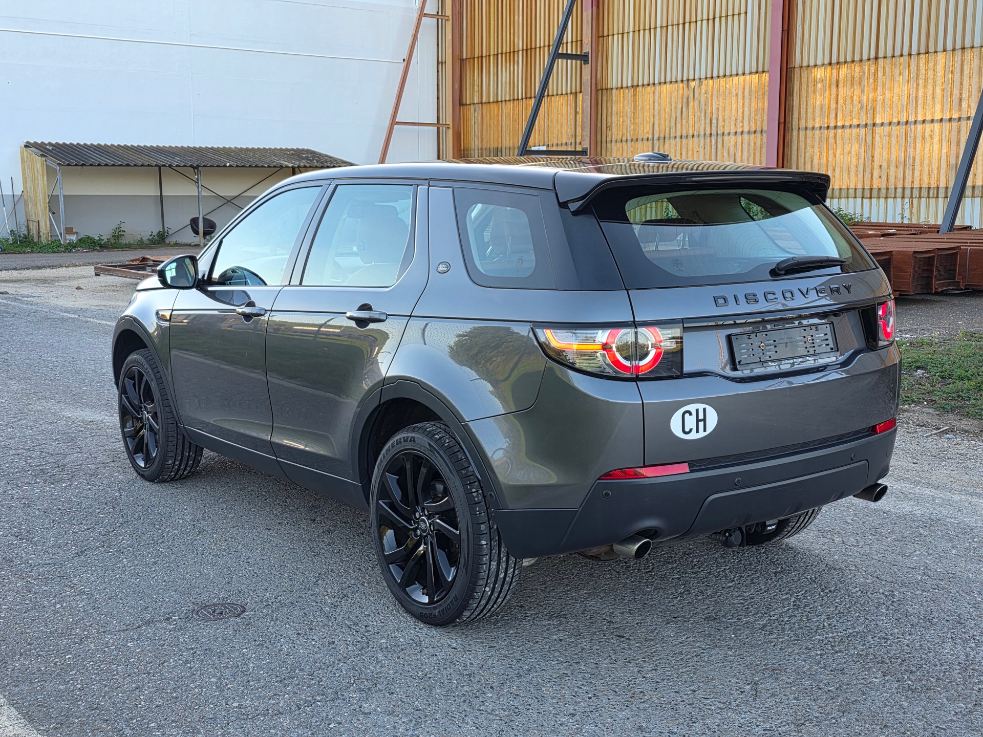 LAND ROVER Discovery Sport 2.0 Si4 HSE AT9 / Neu ab Mfk / AHK 2000kg-image-1