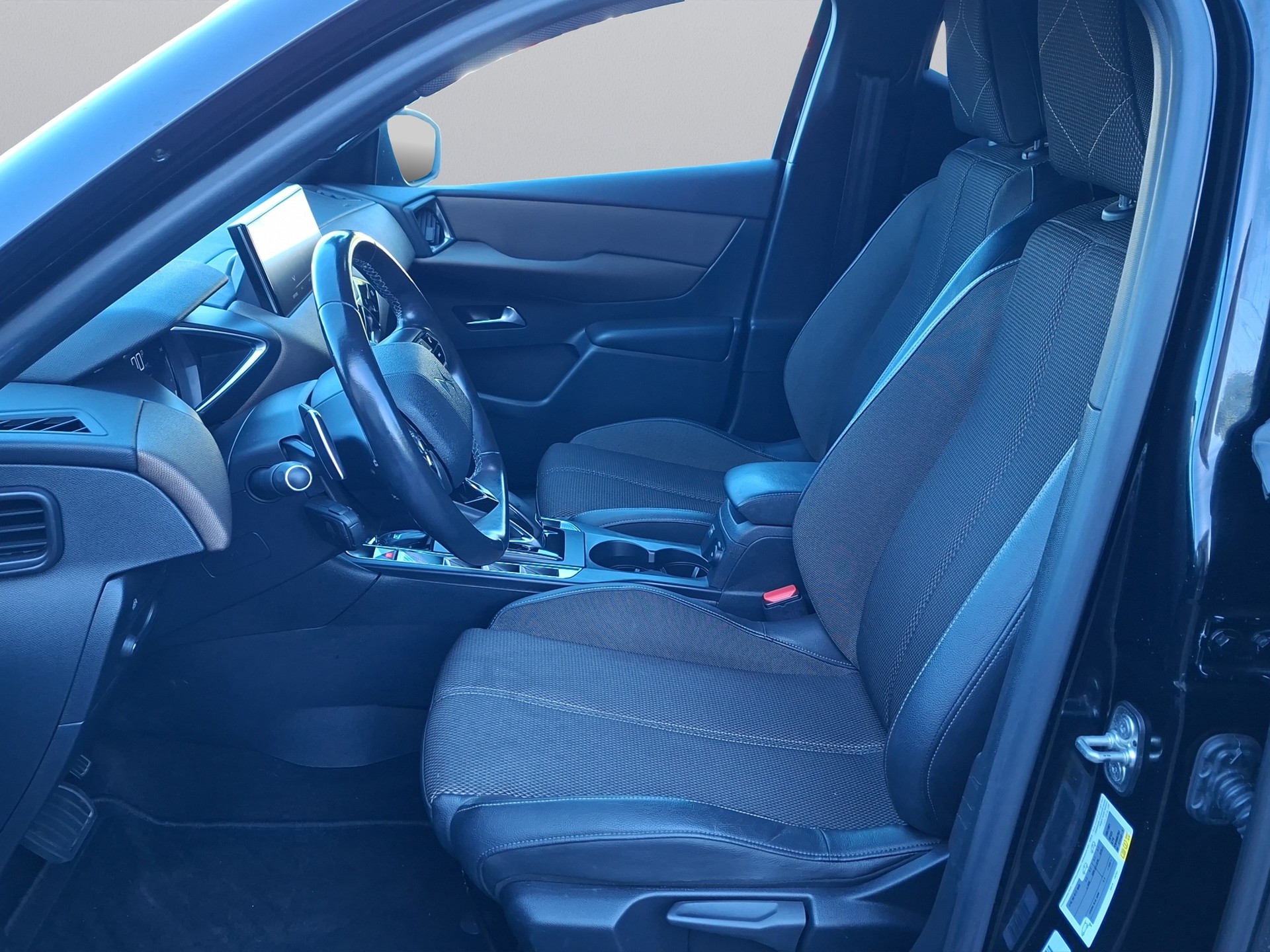 DS AUTOMOBILES DS 3 Crossback 1.2 PureTech SO Chic EAT8-image-10