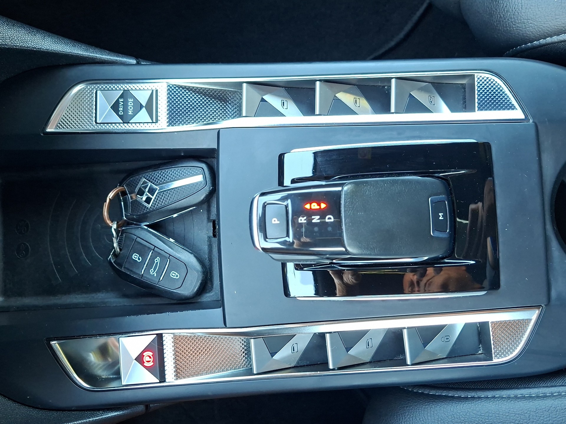 DS AUTOMOBILES DS 3 Crossback 1.2 PureTech SO Chic EAT8-image-21