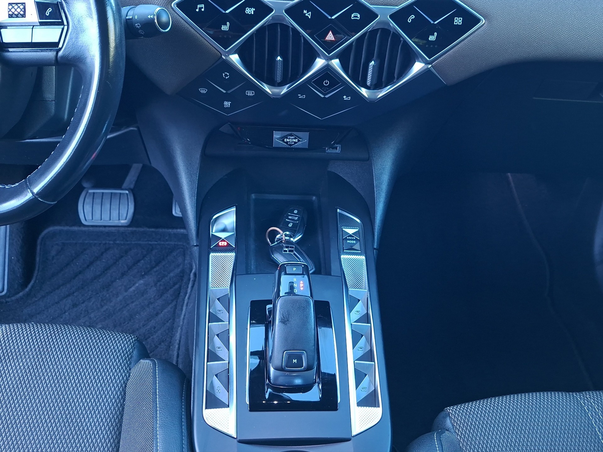 DS AUTOMOBILES DS 3 Crossback 1.2 PureTech SO Chic EAT8-image-13