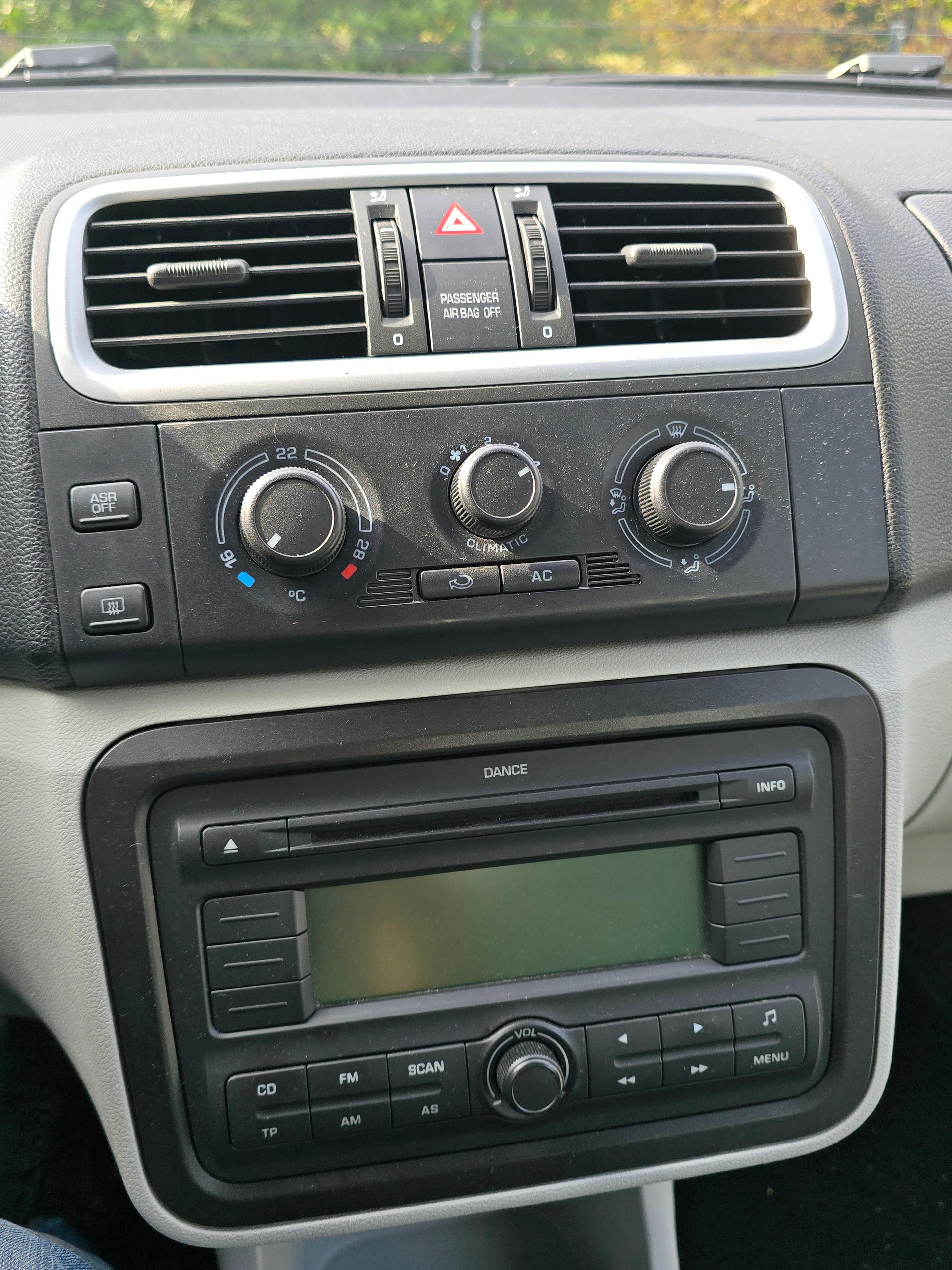 SKODA Fabia 1.4 Elegance-image-11