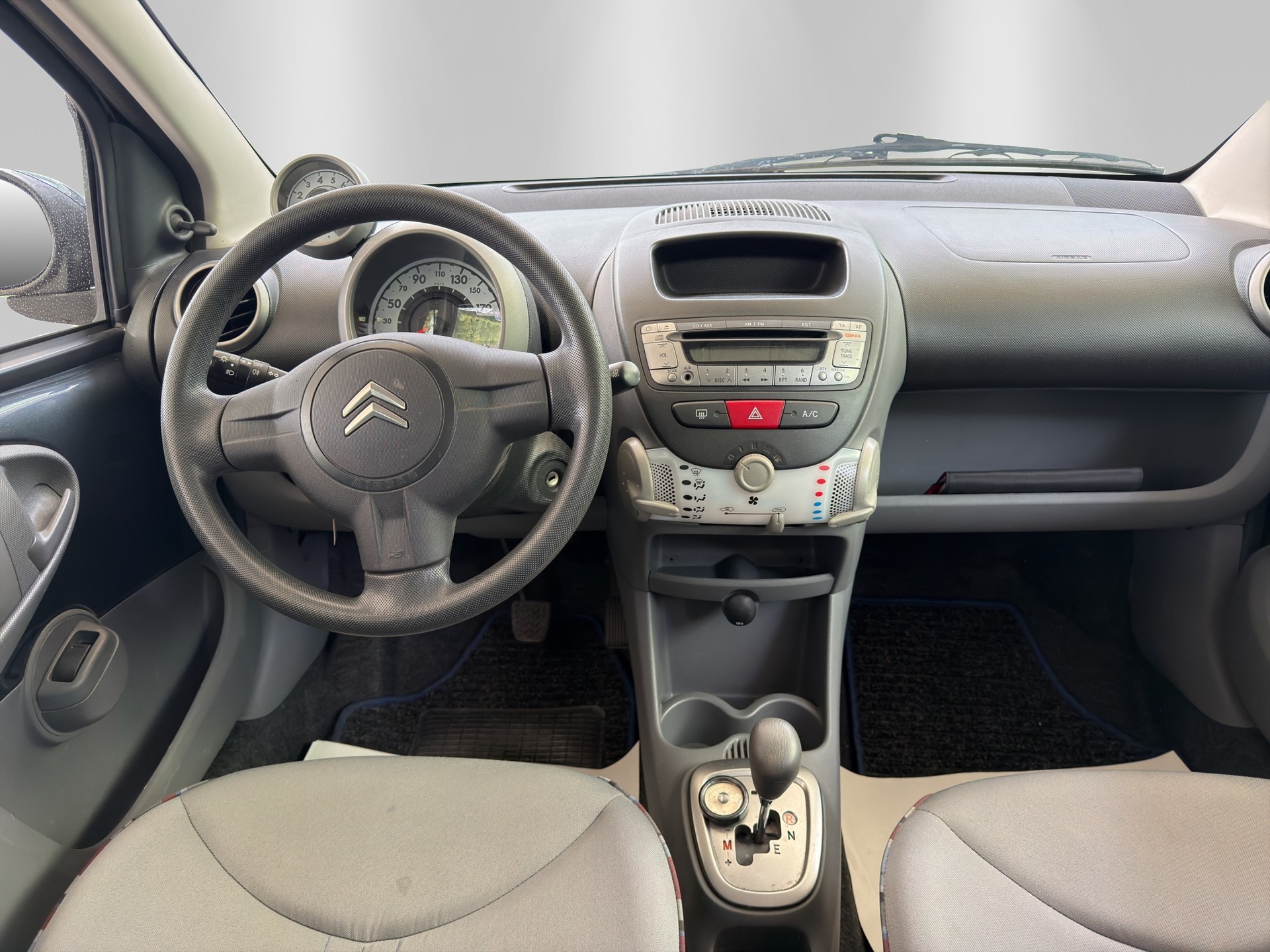CITROEN C1 1.0i Chic (SX) SensoDrive-image-8