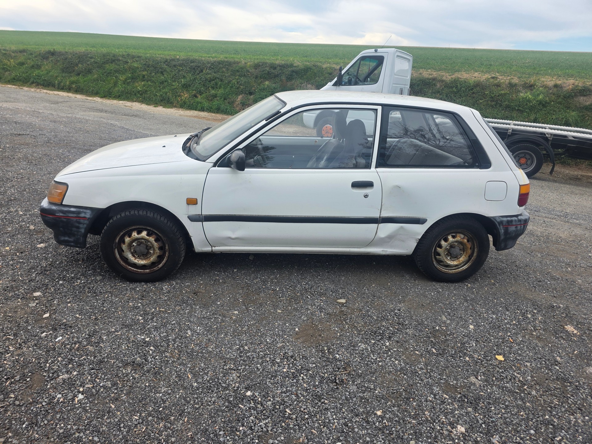 TOYOTA Starlet 1.3 XLi-image-6