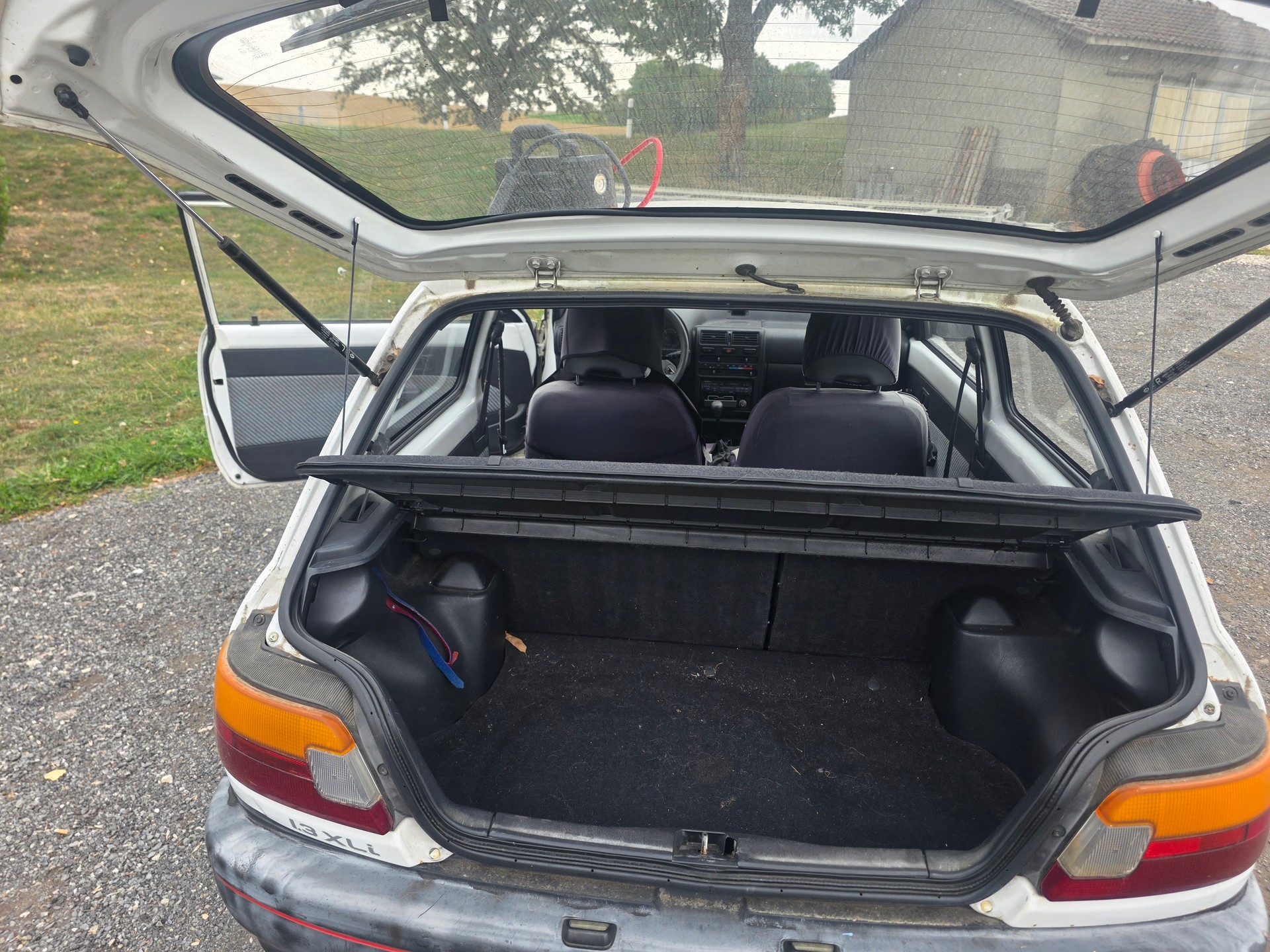 TOYOTA Starlet 1.3 XLi-image-11