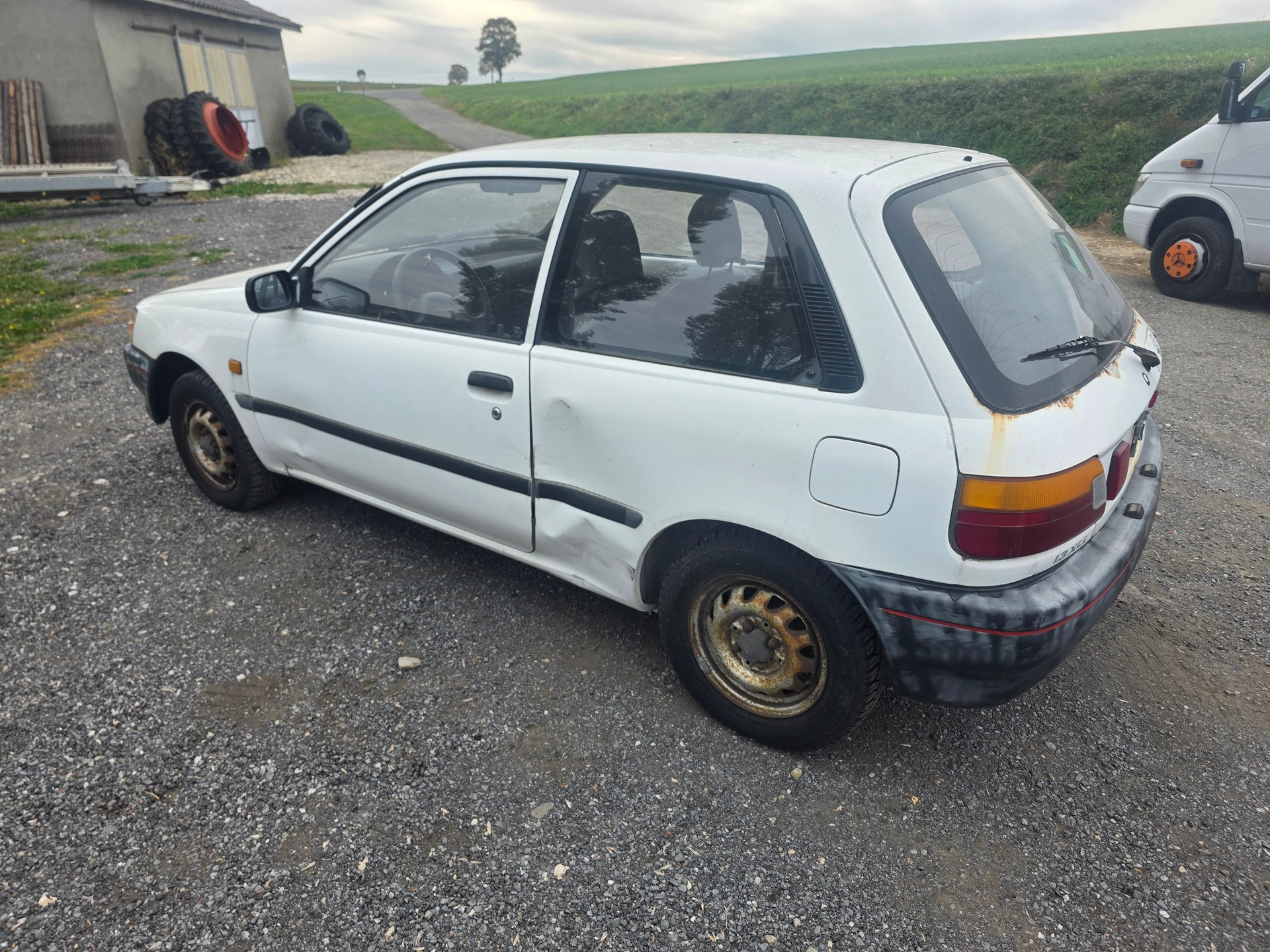 TOYOTA Starlet 1.3 XLi-image-4