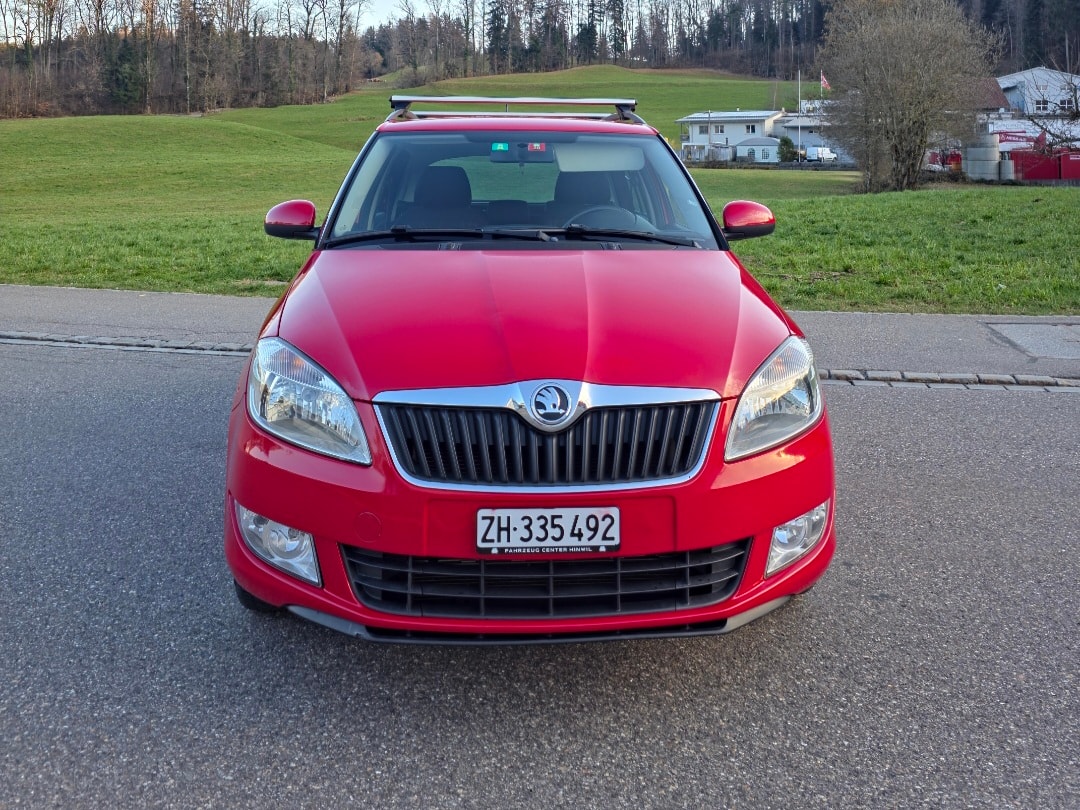 SKODA Fabia 1.2 TSI Ambition Plus-showroom-element-1