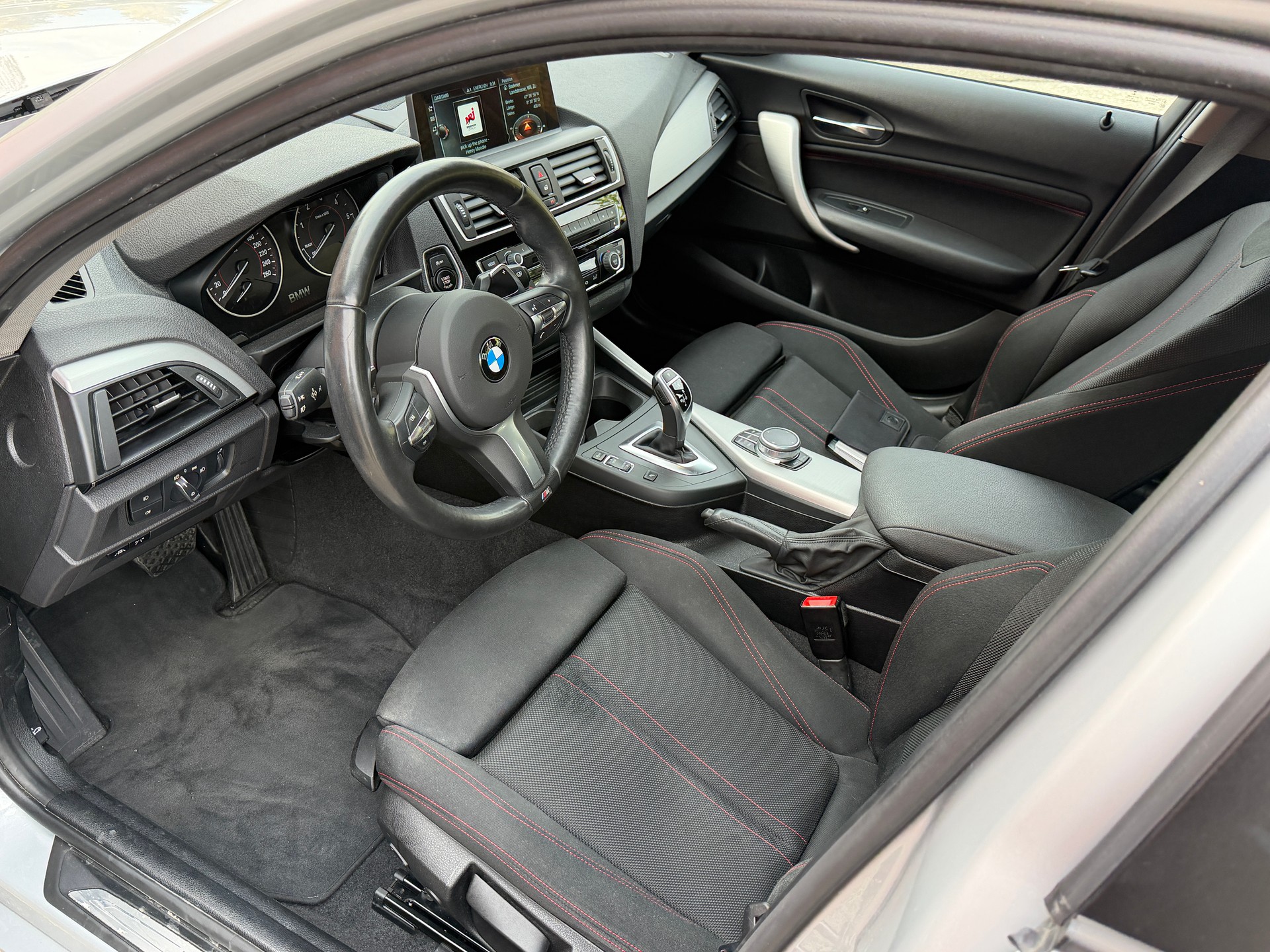 BMW 120d xDrive SAG-image-9