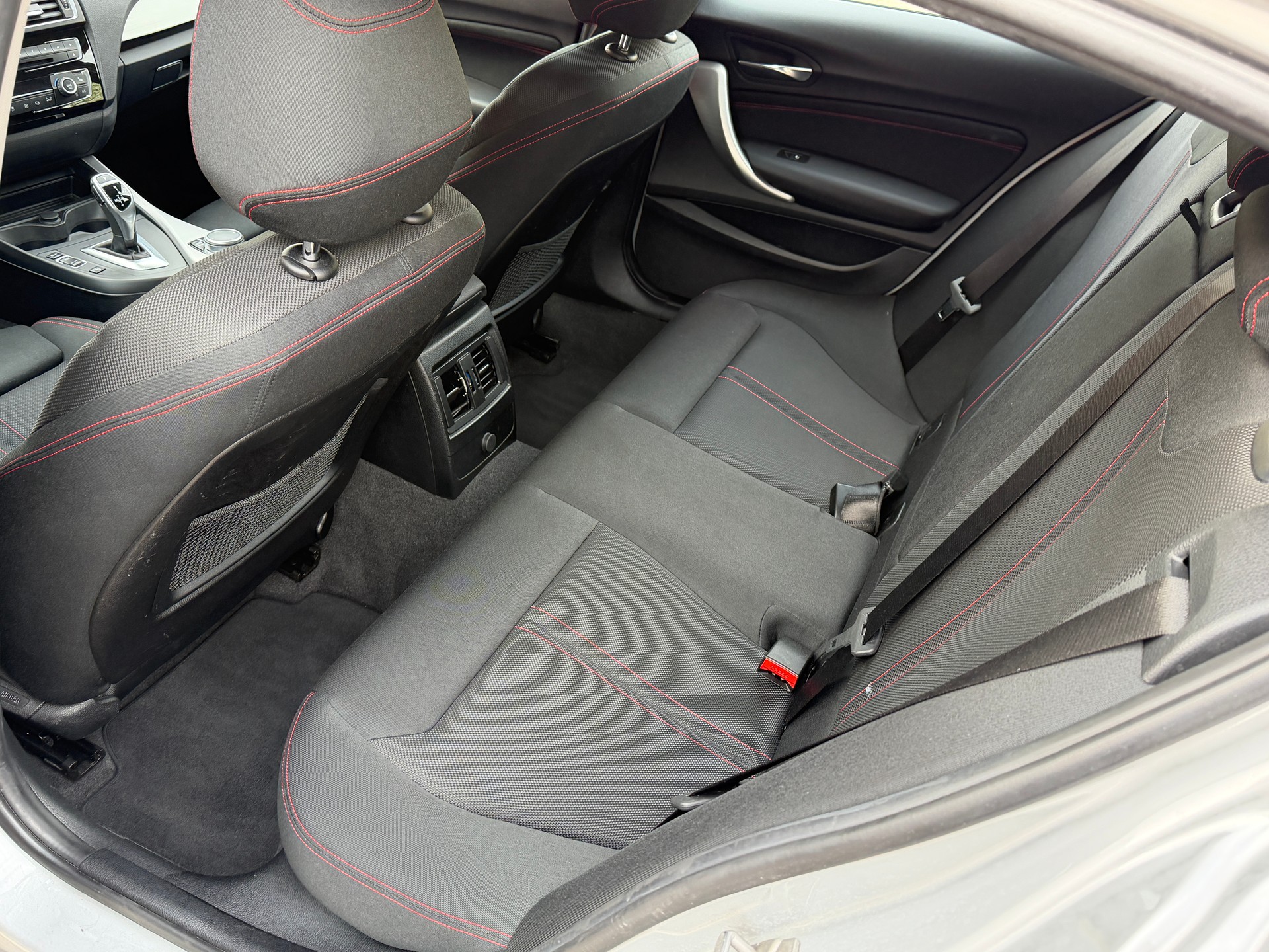 BMW 120d xDrive SAG-image-10