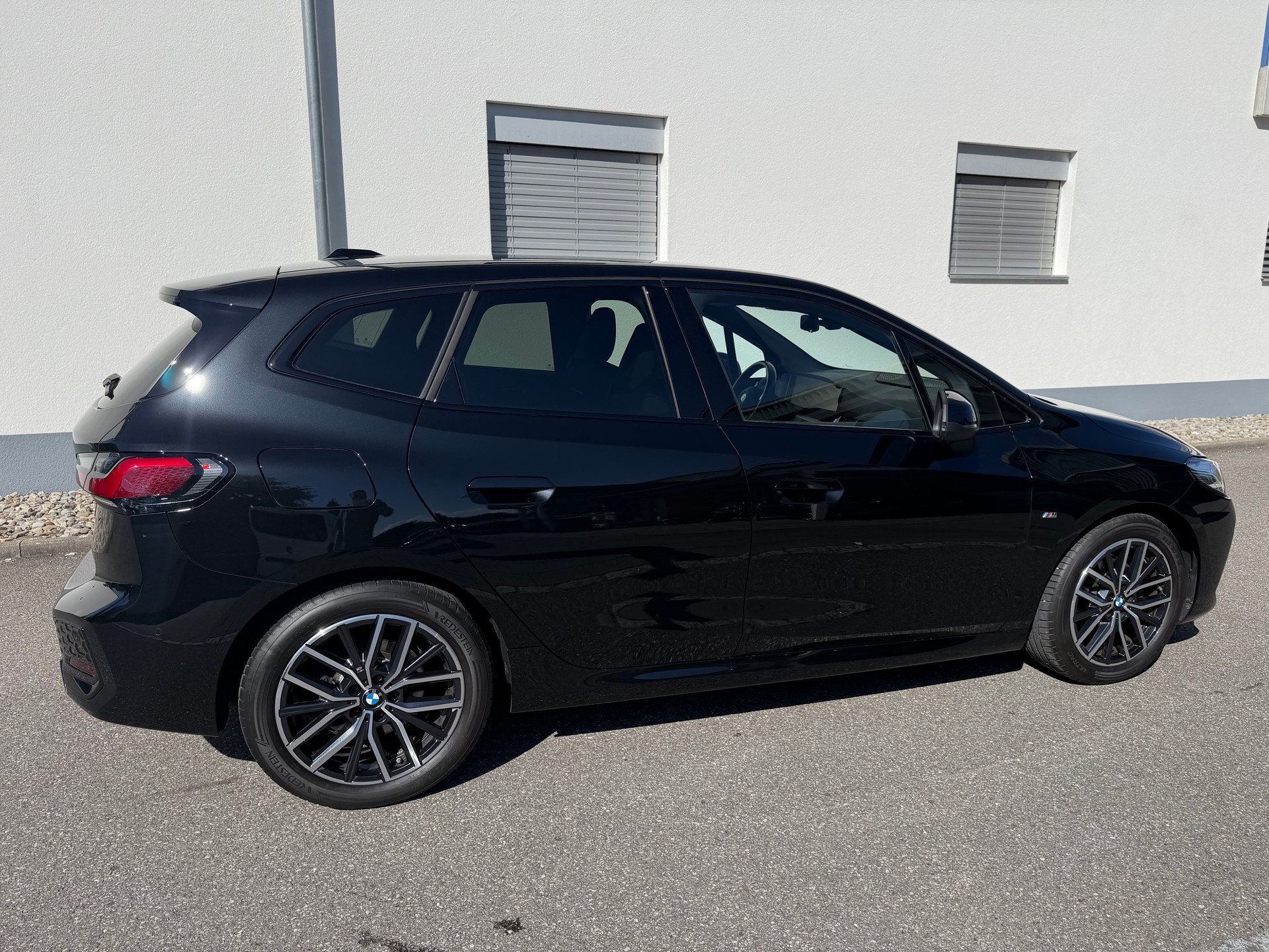 BMW 218d Active Tourer M Sport DKG-image-4