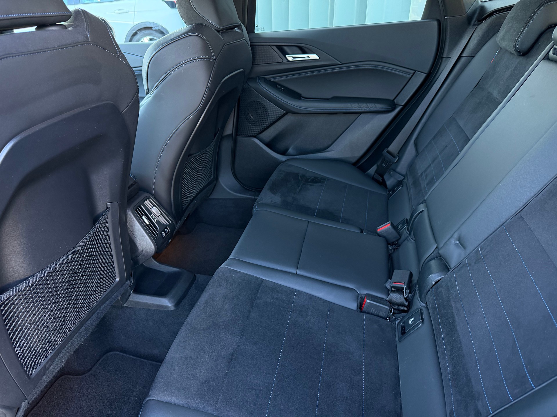 BMW 218d Active Tourer M Sport DKG-image-17