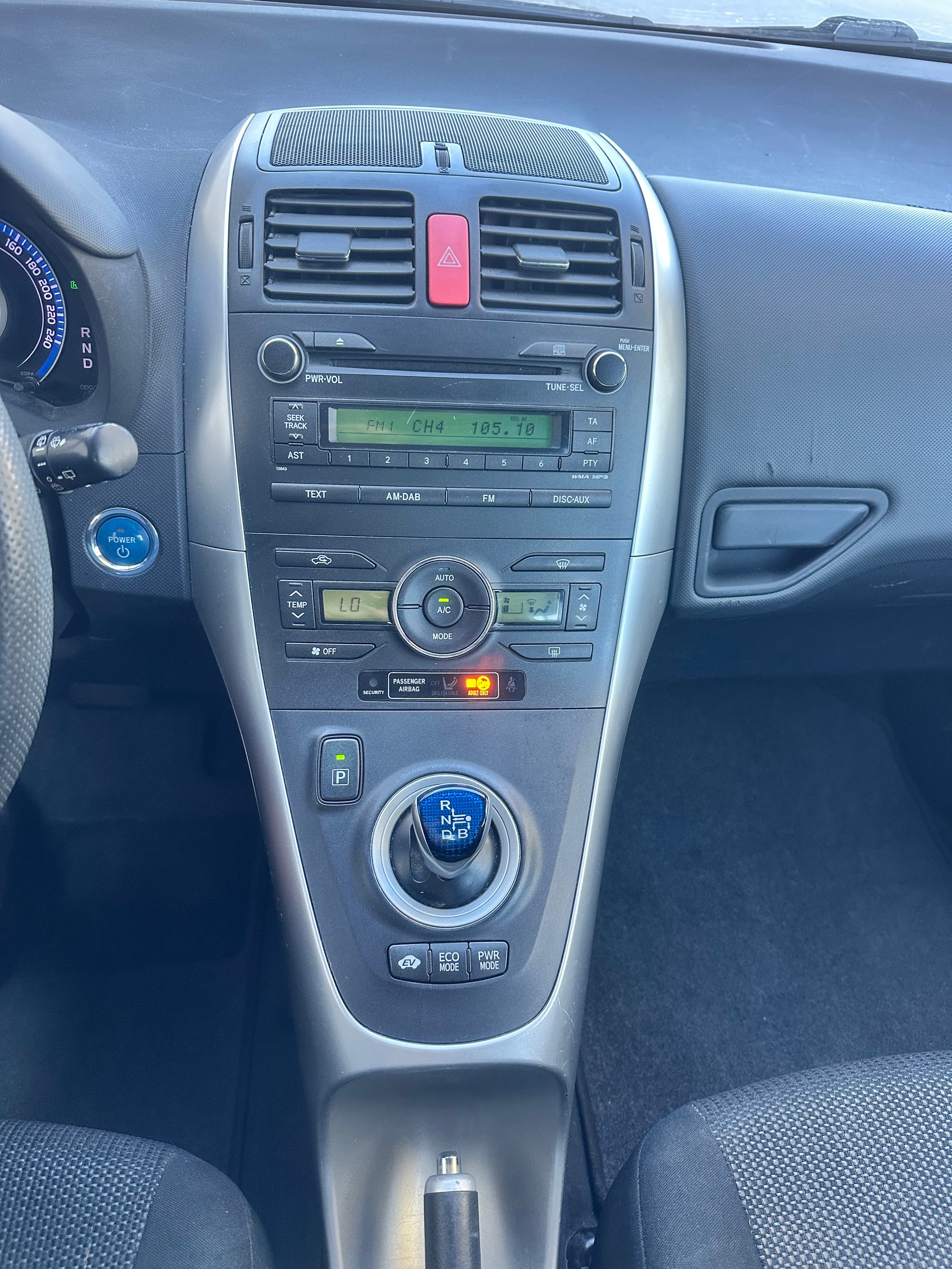 TOYOTA Auris 1.8 16V HSD Linea Luna-image-12