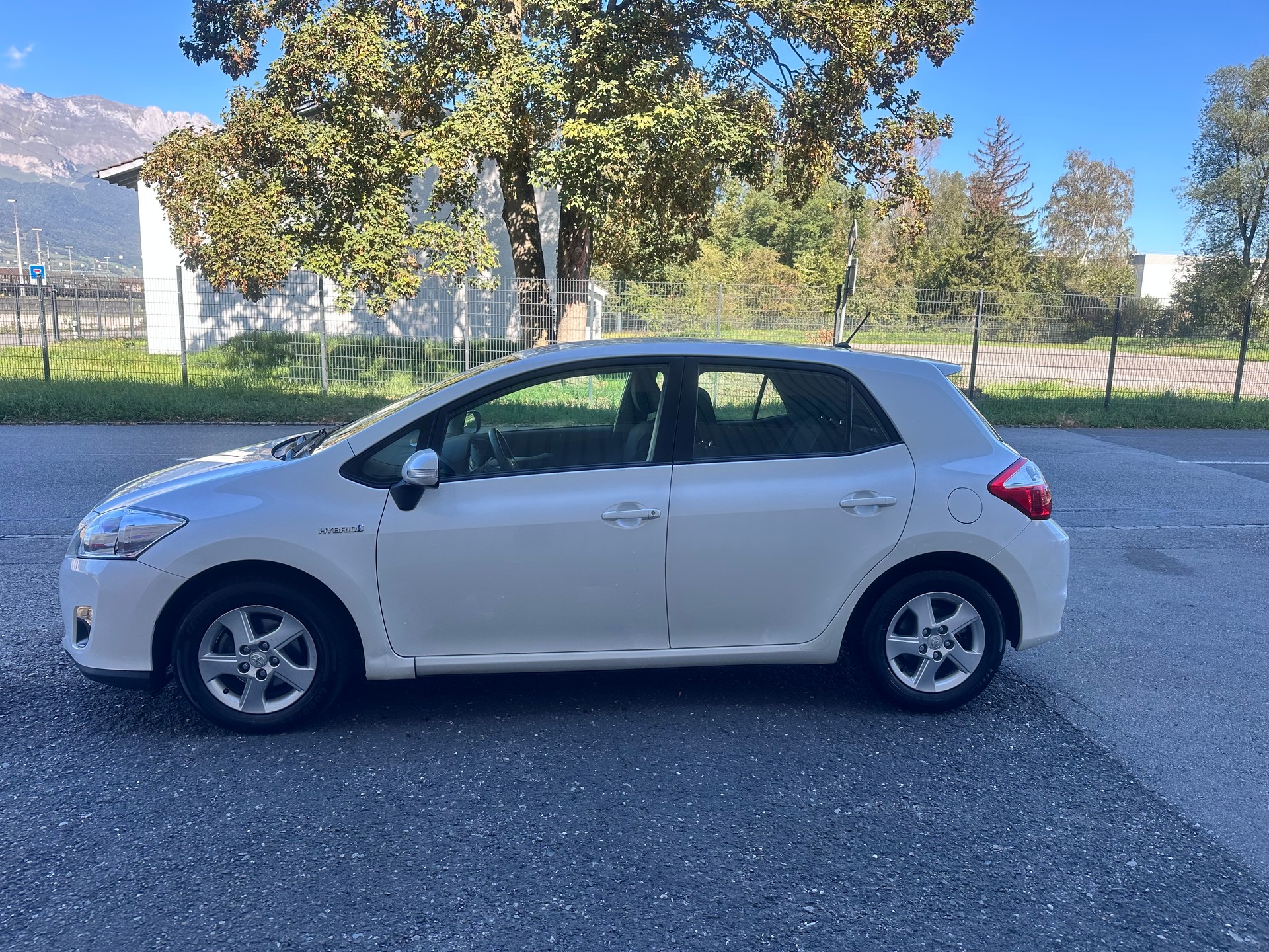 TOYOTA Auris 1.8 16V HSD Linea Luna-image-3