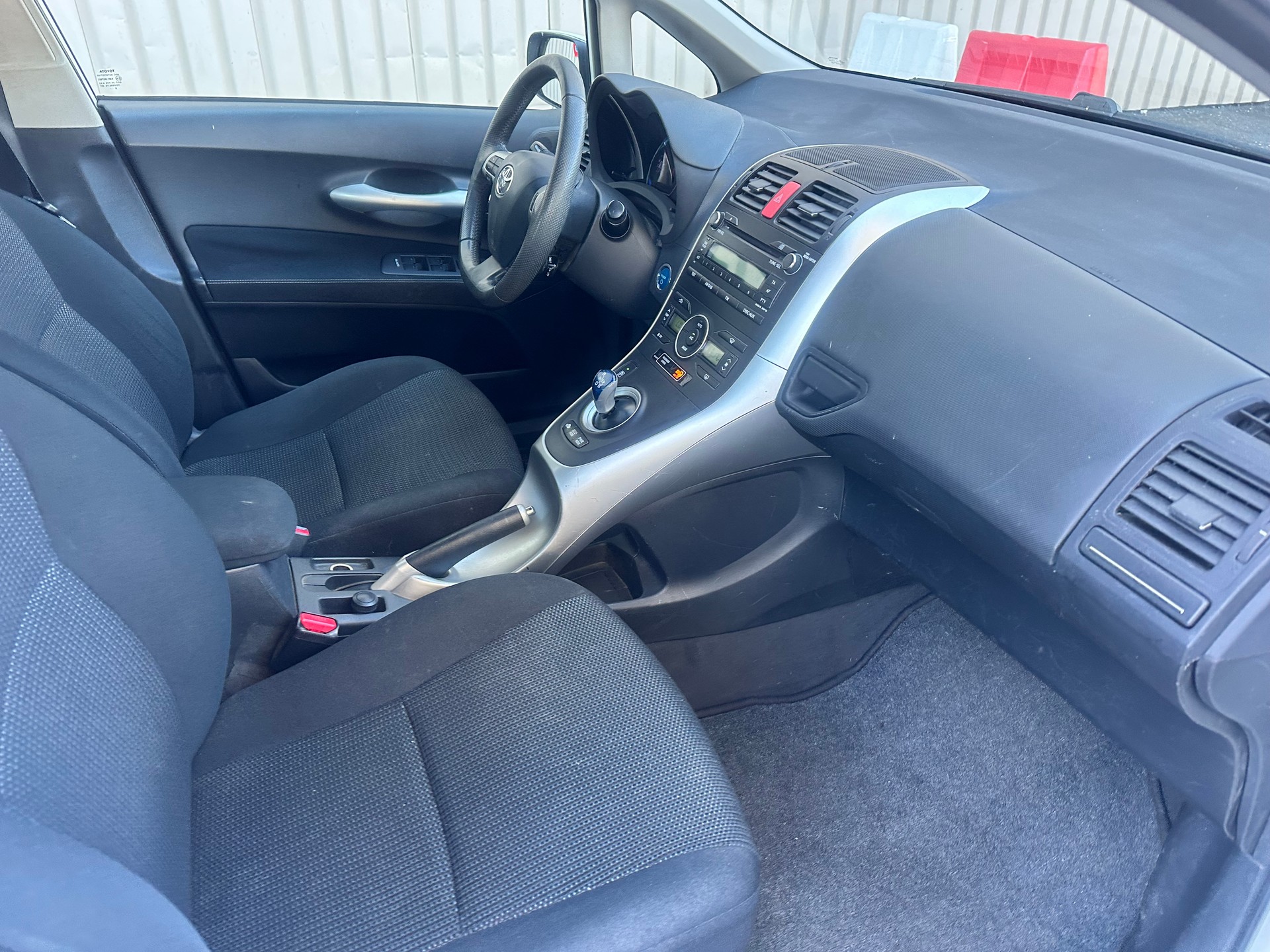 TOYOTA Auris 1.8 16V HSD Linea Luna-image-15