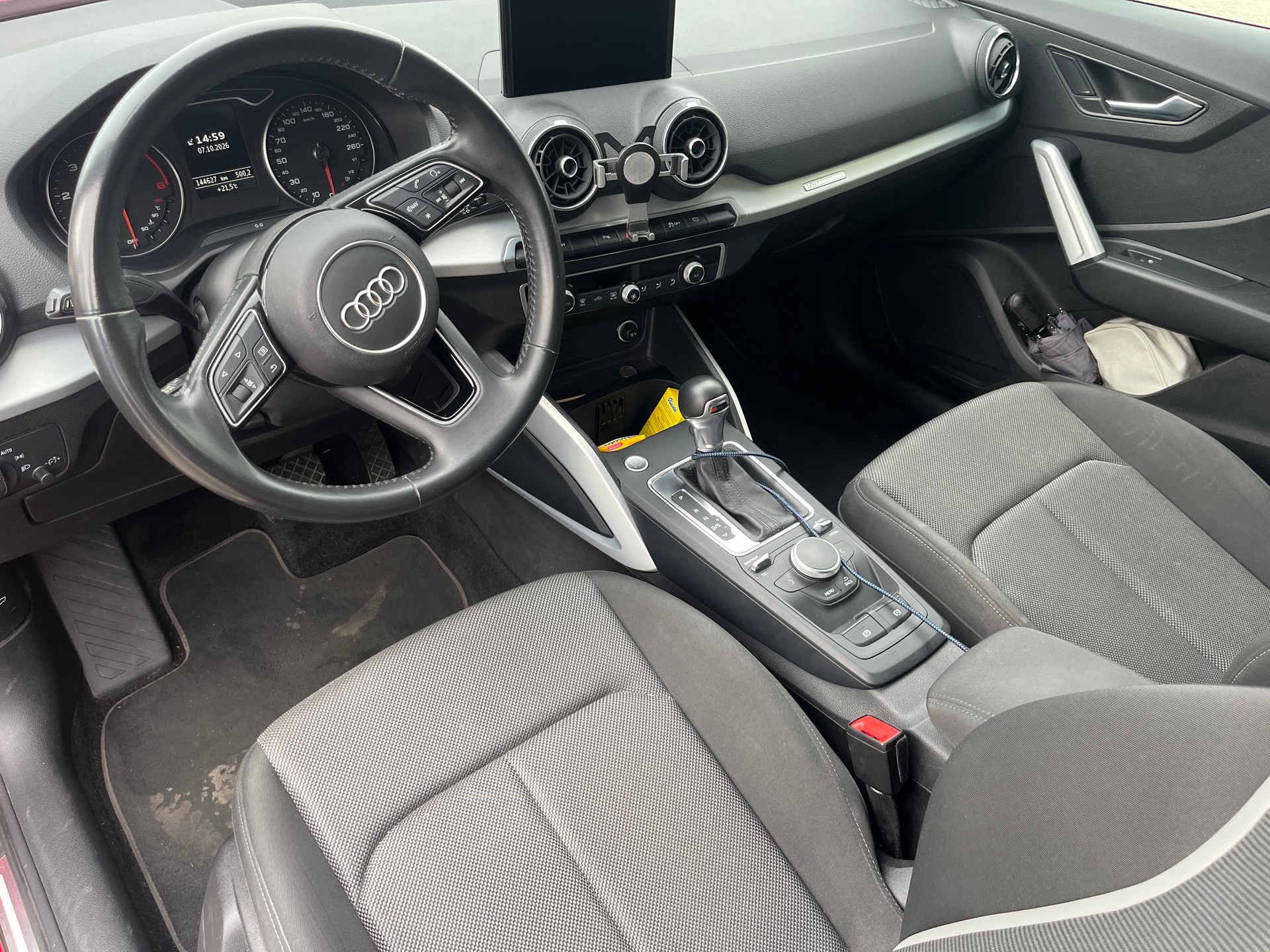 AUDI 1.6 30 TDI Design S-Tronic-image-9