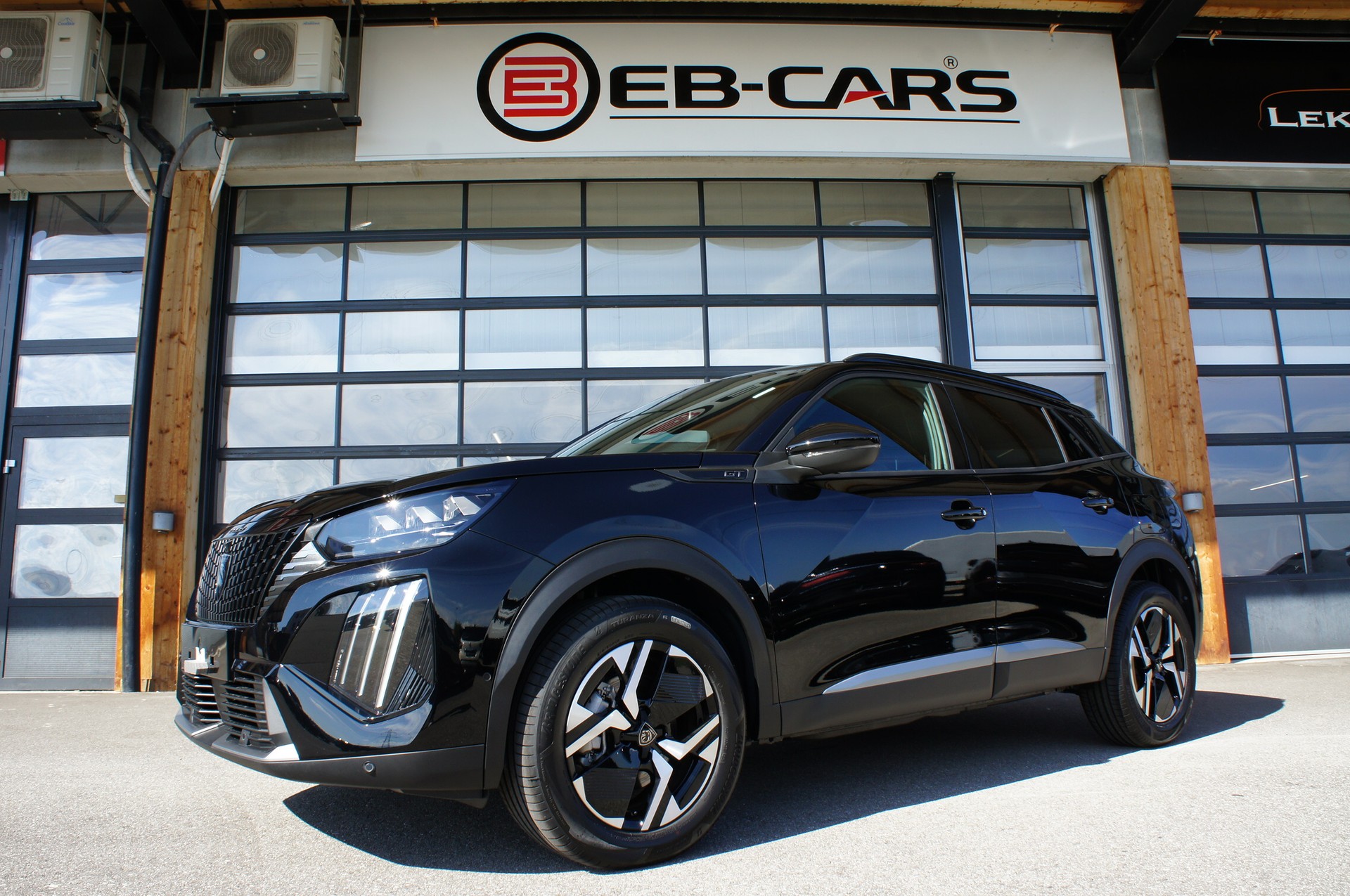 PEUGEOT 2008 1.2 145 MHEV GT-image-29