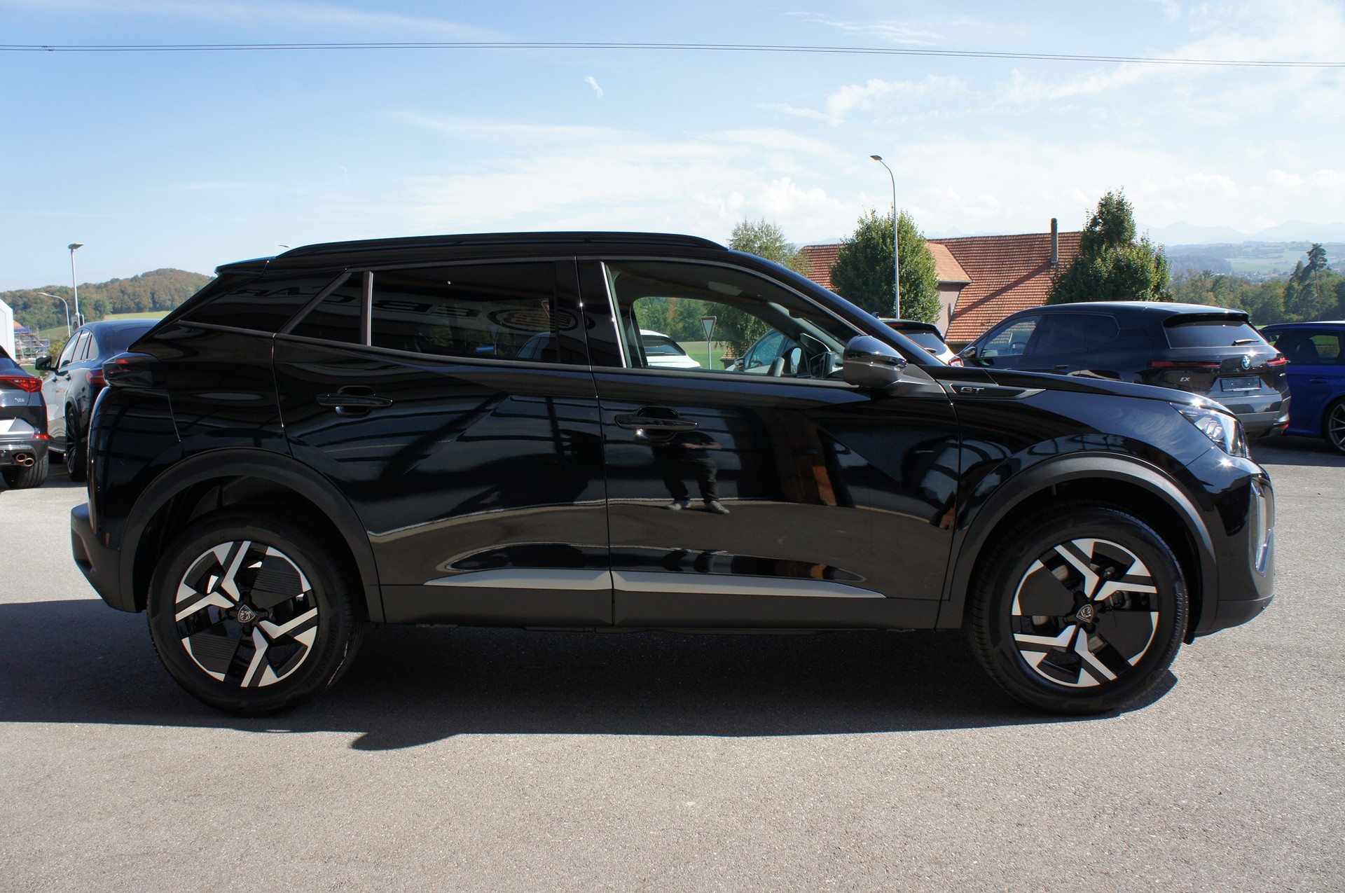 PEUGEOT 2008 1.2 145 MHEV GT-image-5
