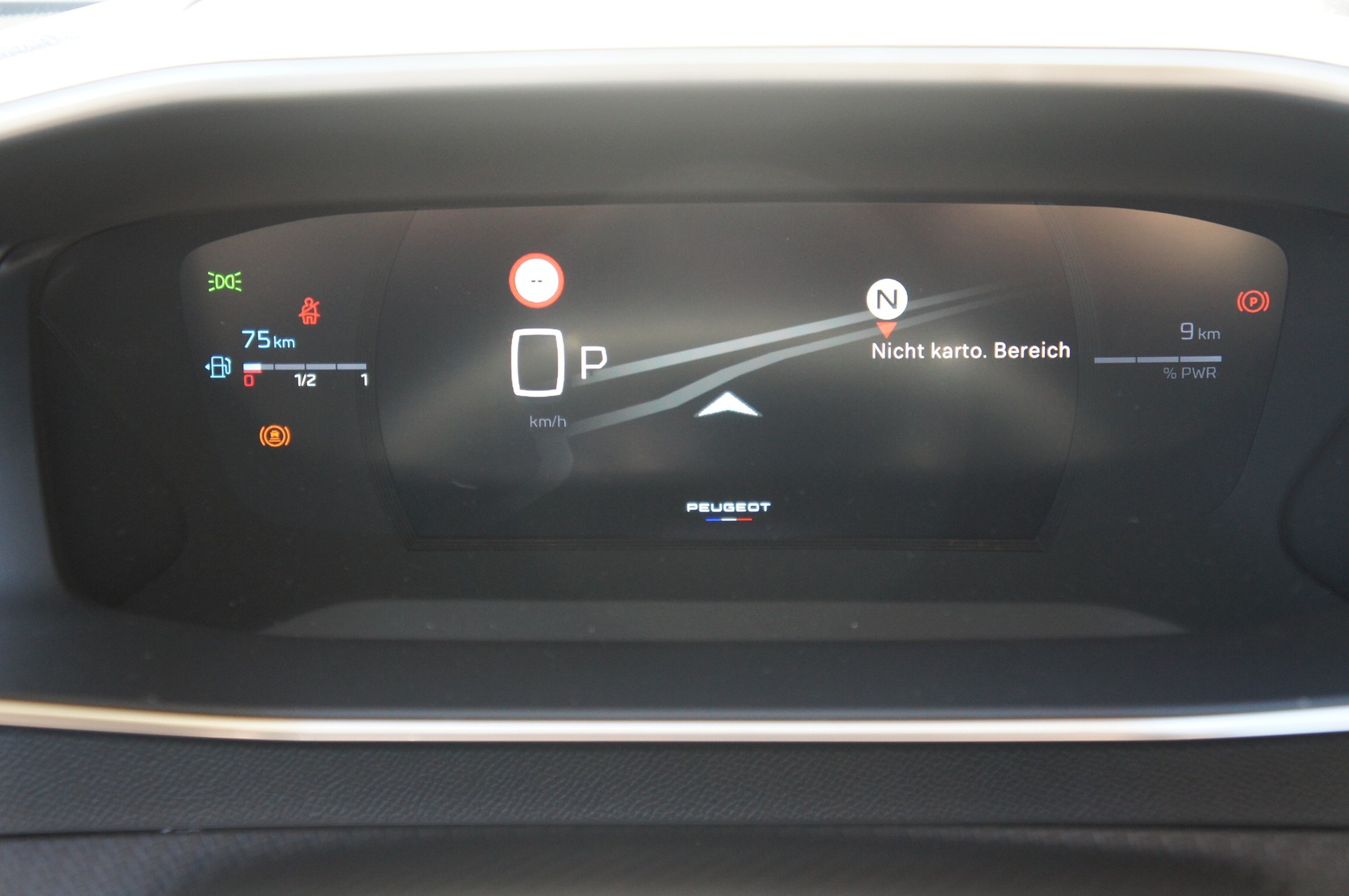 PEUGEOT 2008 1.2 145 MHEV GT-image-28