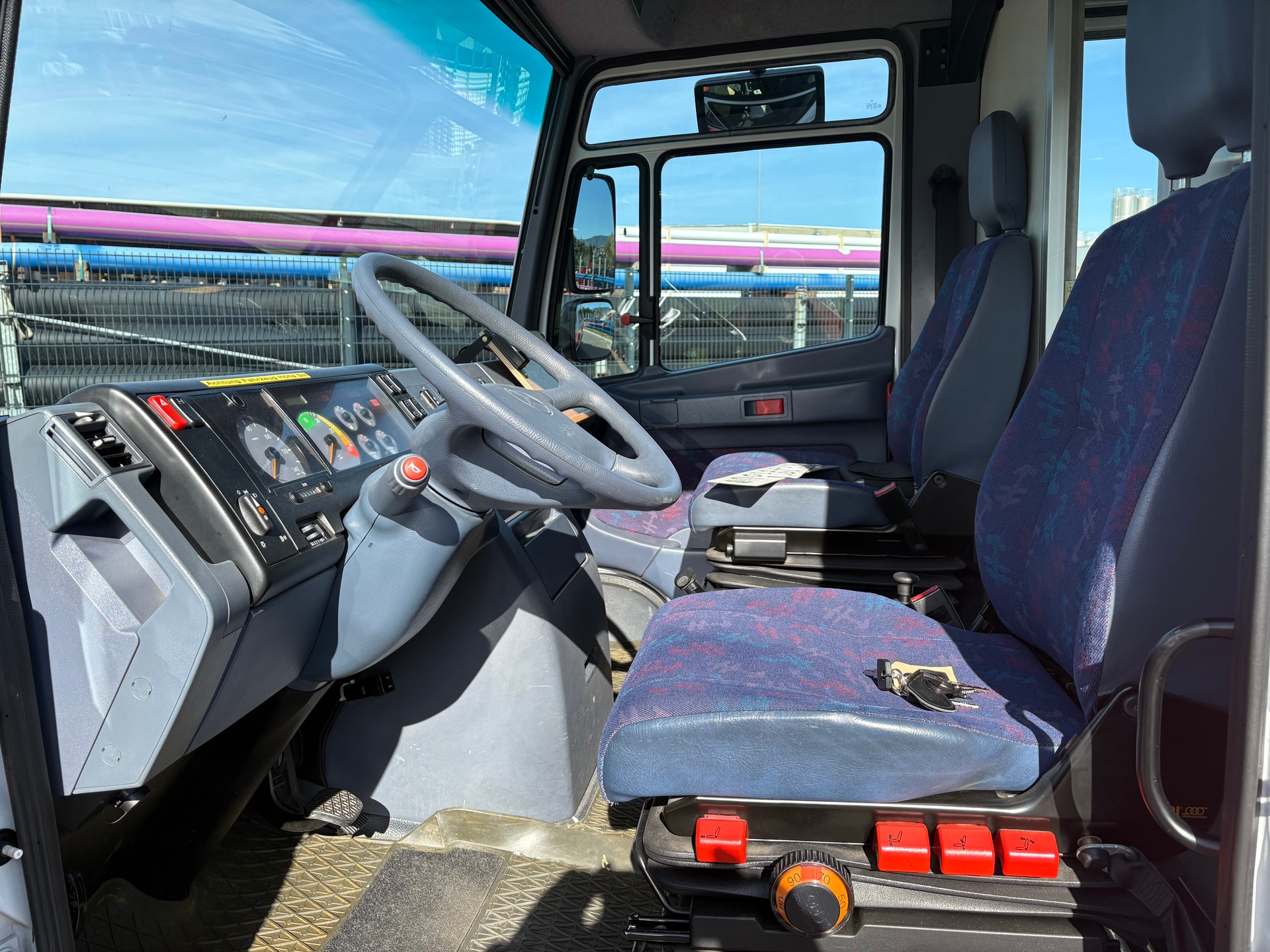 MERCEDES-BENZ Vario 815 D-image-8